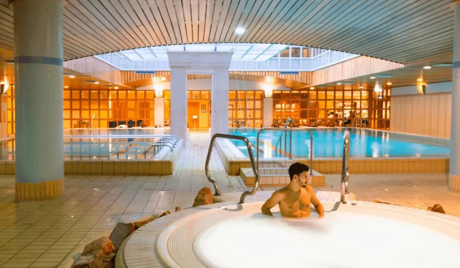 Hot Tub, Swimming Pool in The Aquincum Hotel Budapest
