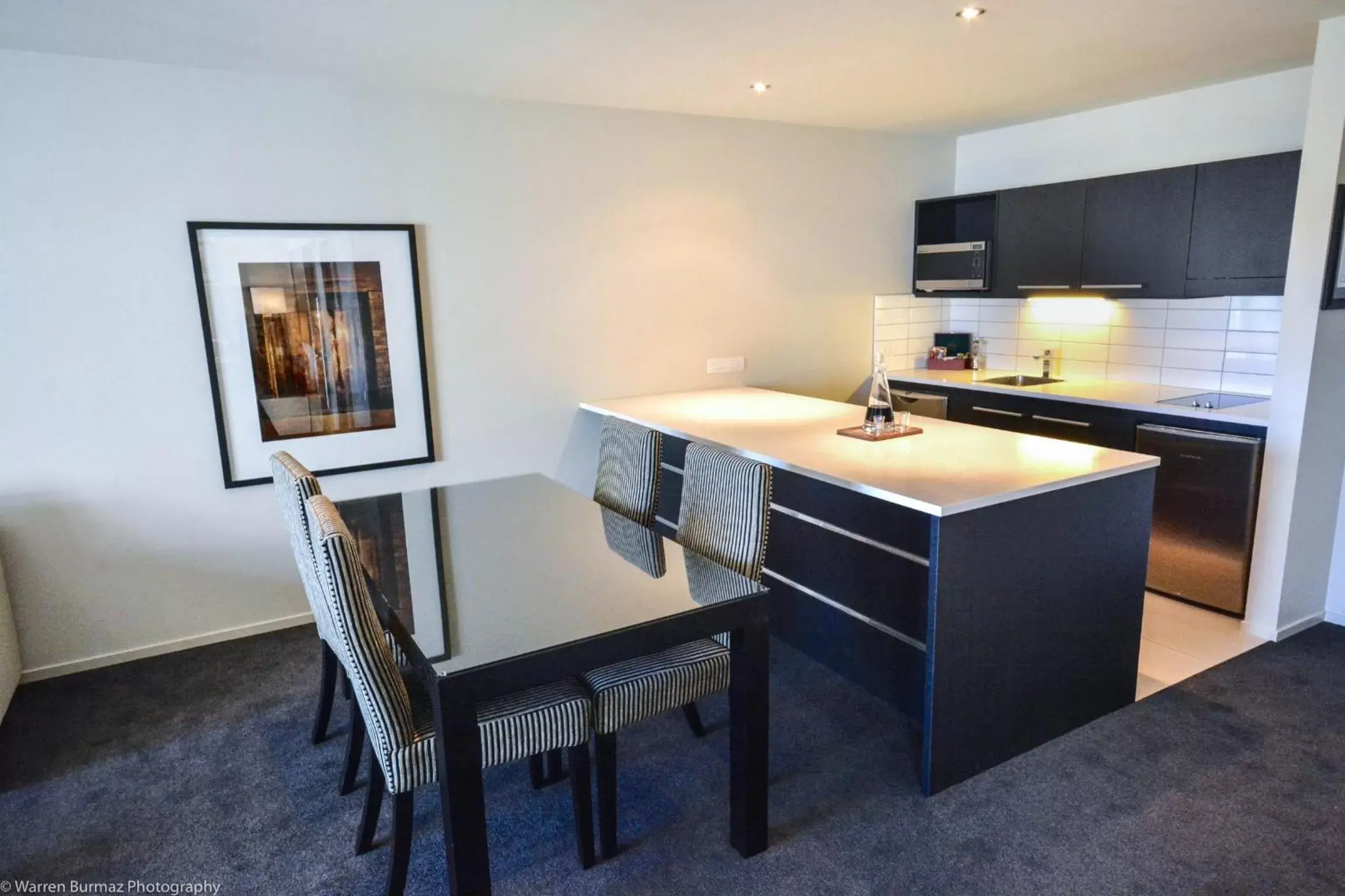 Dining area, Kitchen/Kitchenette in Chateau Marlborough Hotel