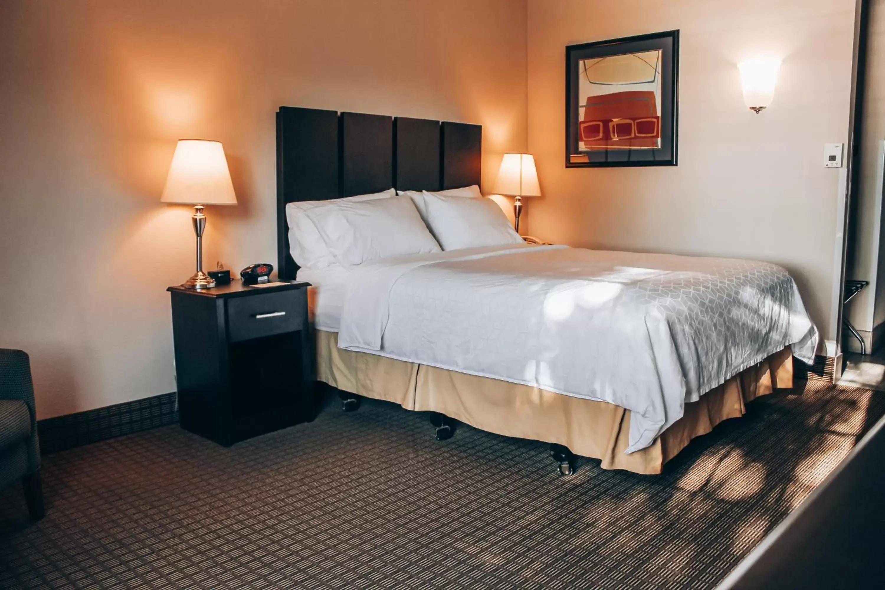 Photo of the whole room, Bed in Holiday Inn Express Hotel and Suites Weatherford, an IHG Hotel