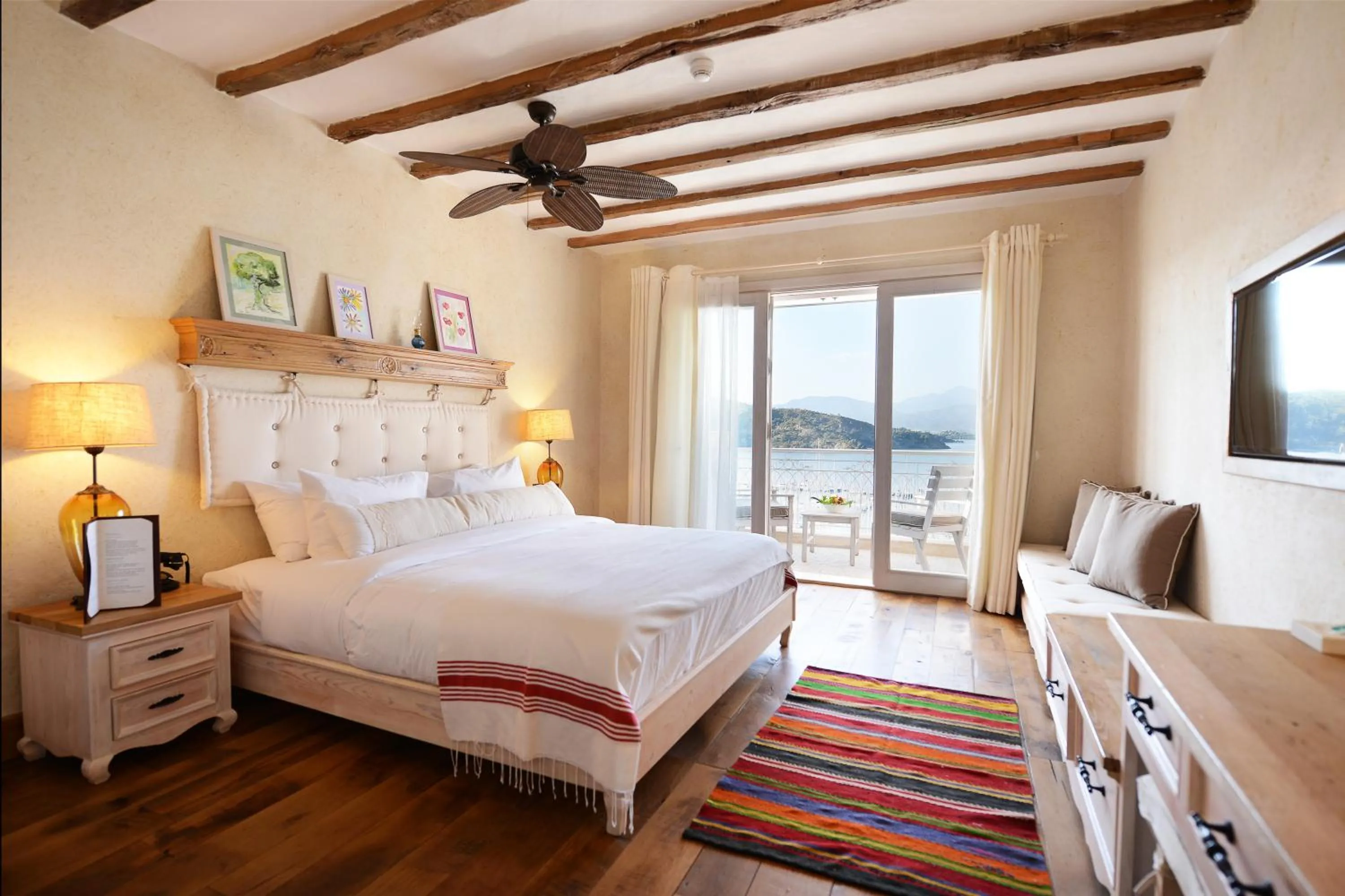 Photo of the whole room, Bed in Hotel Unique-Boutique Class - Adults Only