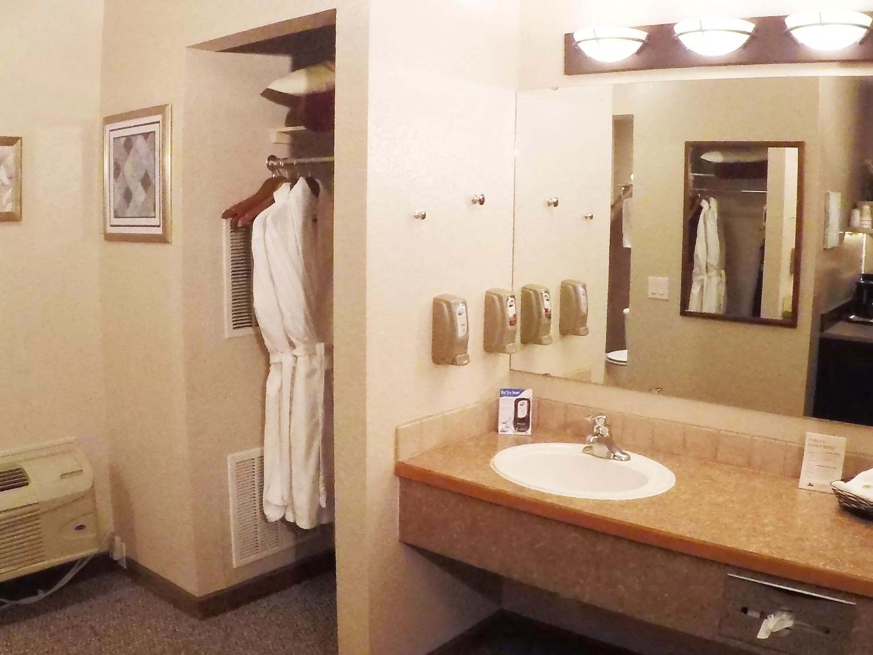 Bathroom in Mountain View Lodge