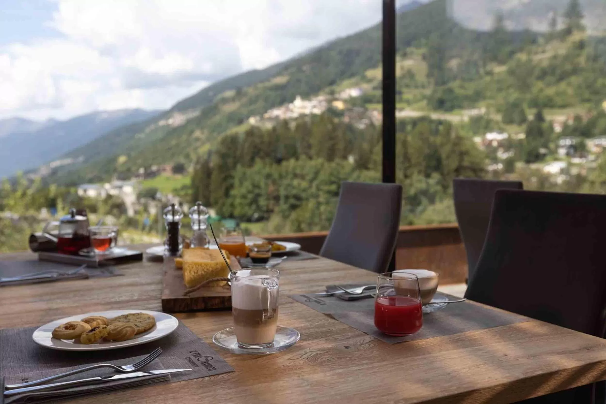 Restaurant/places to eat in Residence Adamello Resort