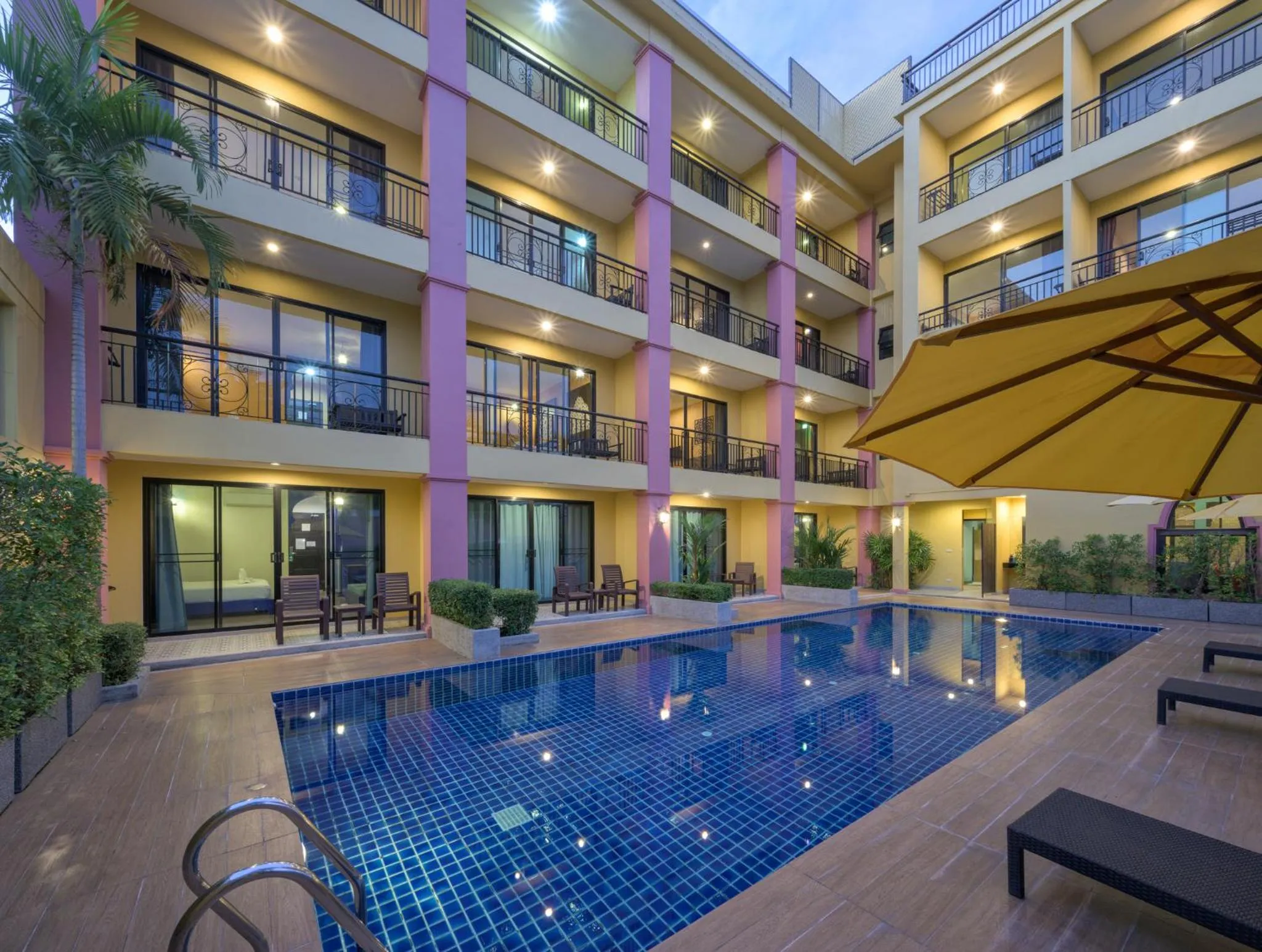 Swimming Pool in Anchanlina Hotel - SHA Plus