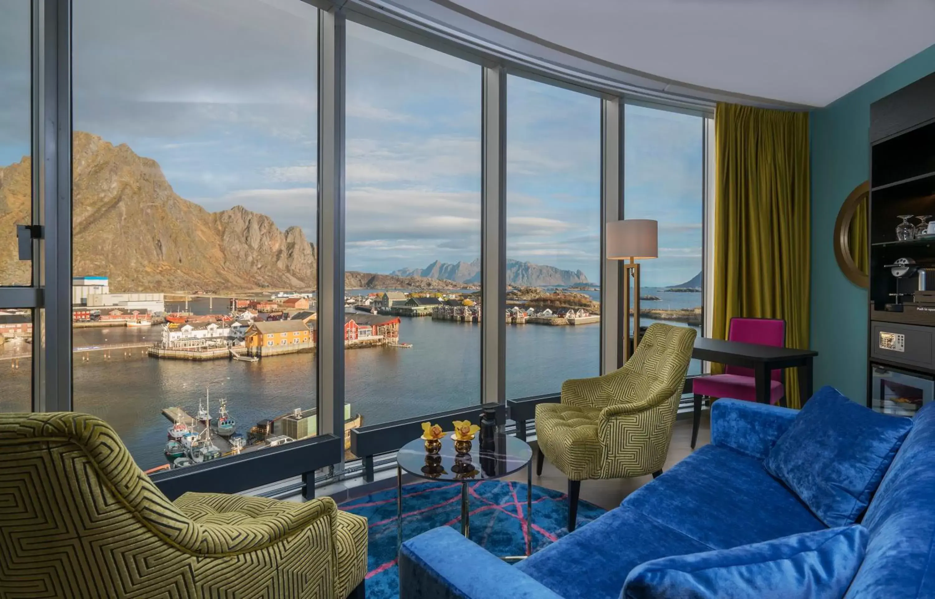 Living room in Thon Hotel Lofoten