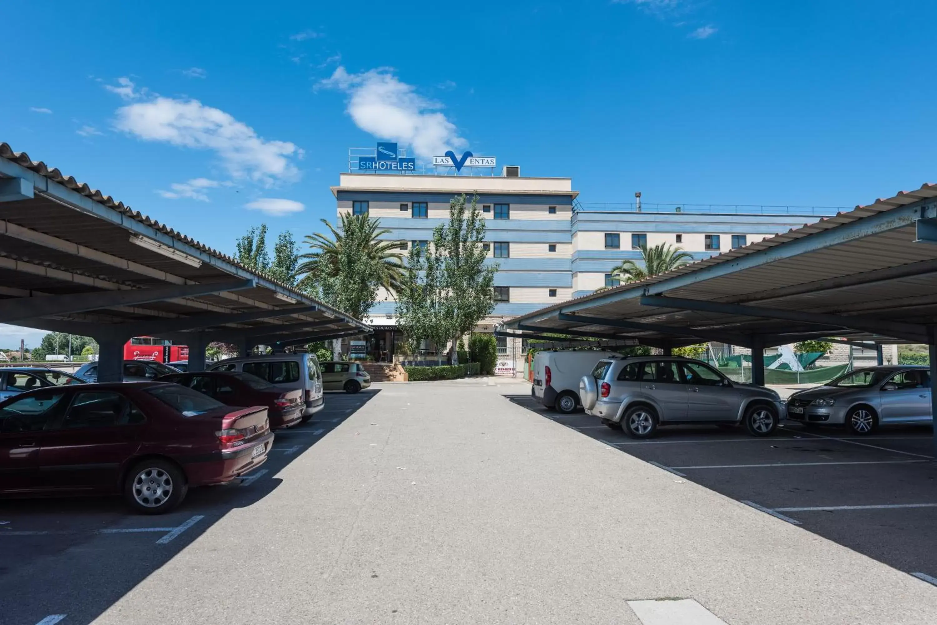 Parking, Property Building in Las Ventas