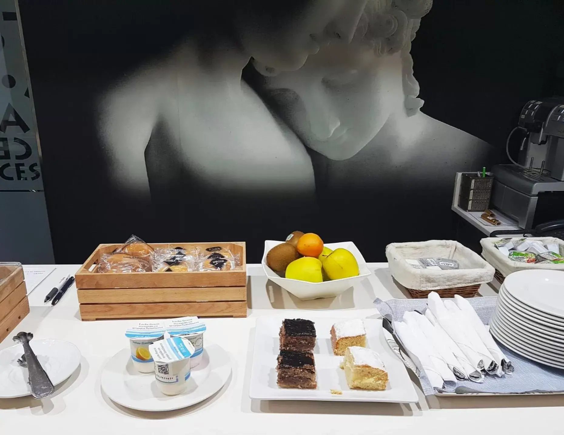 Breakfast in Cesaraugusta Breakfast in Cesaraugusta