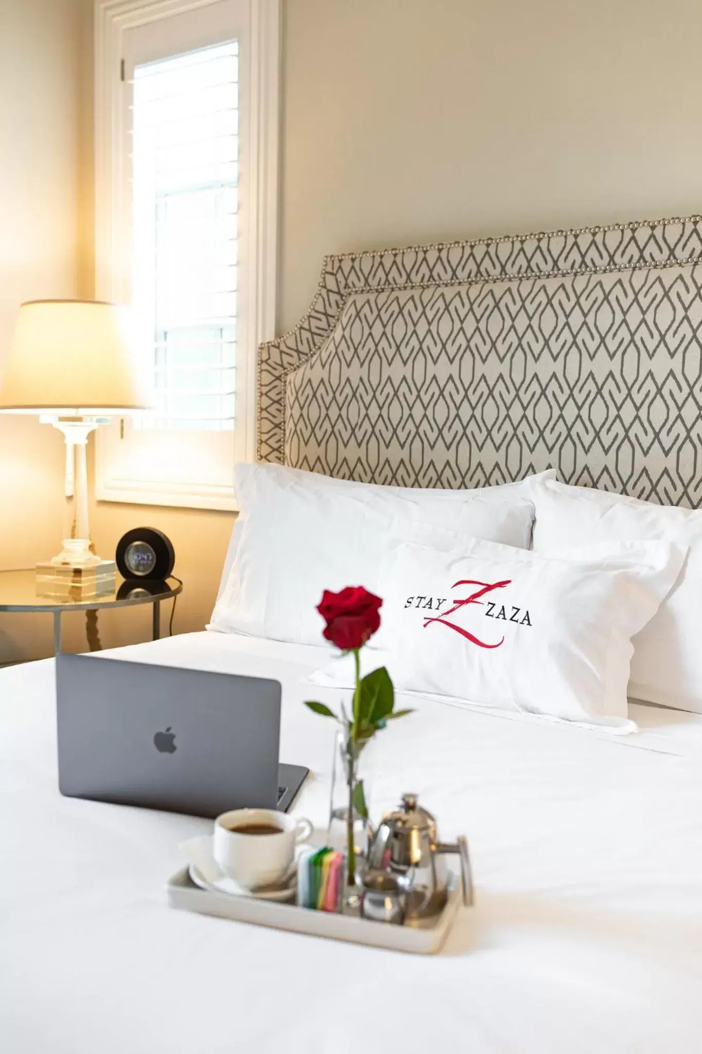 room service, Bed in Hotel Zaza Houston