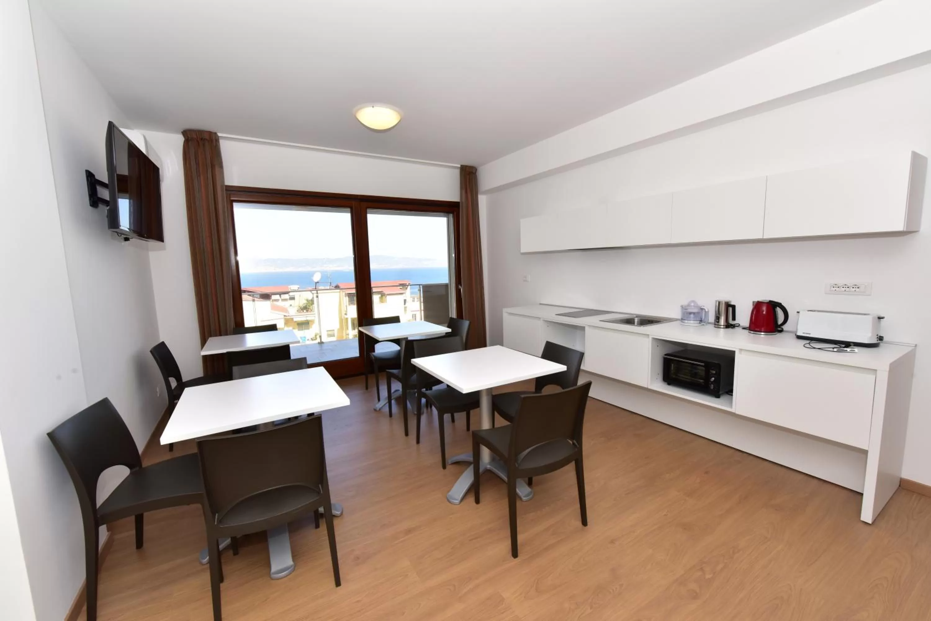 Communal lounge/ TV room in Trip Room & Breakfast