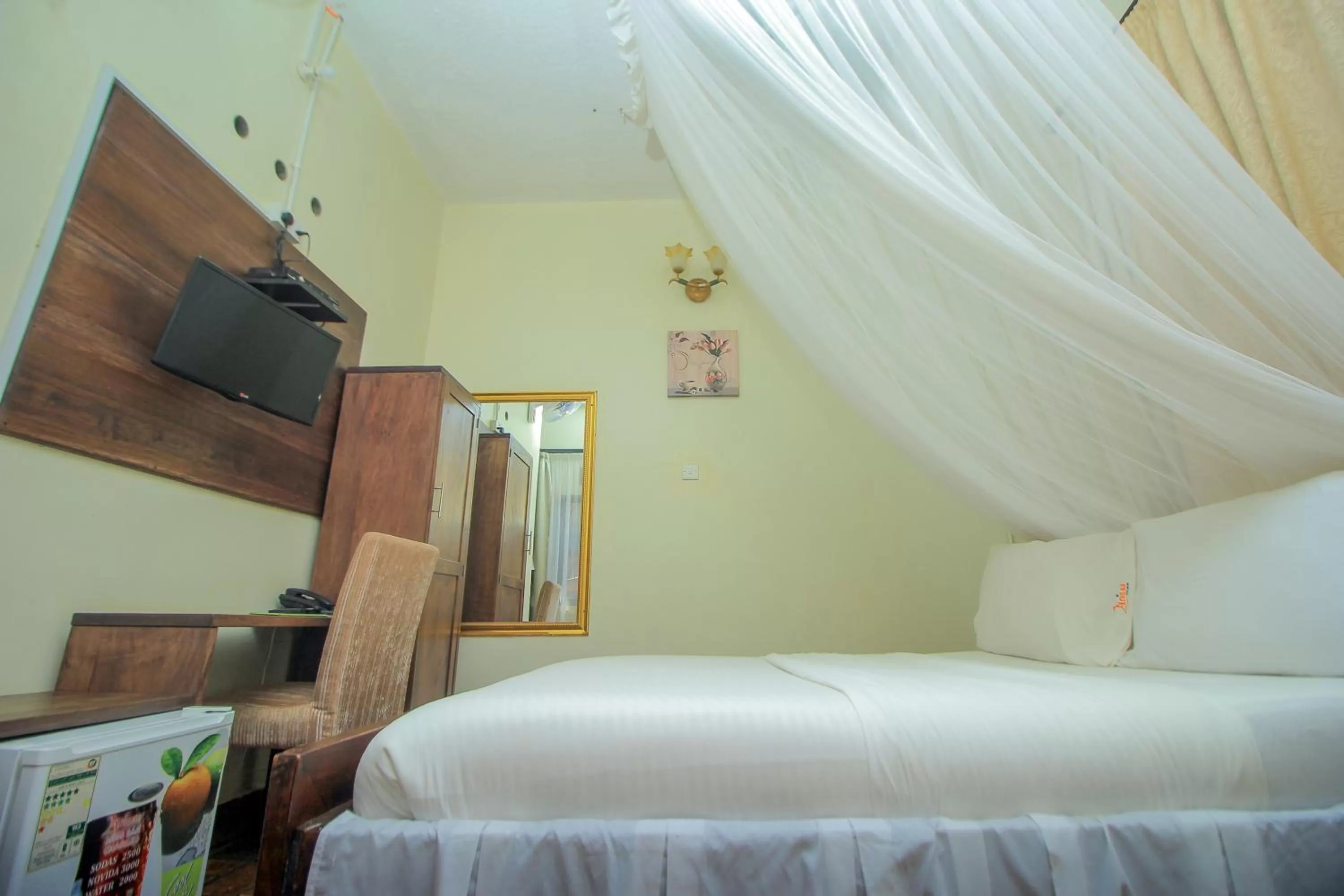 Photo of the whole room, Bed in Al-Nisaa Hotel and Spa