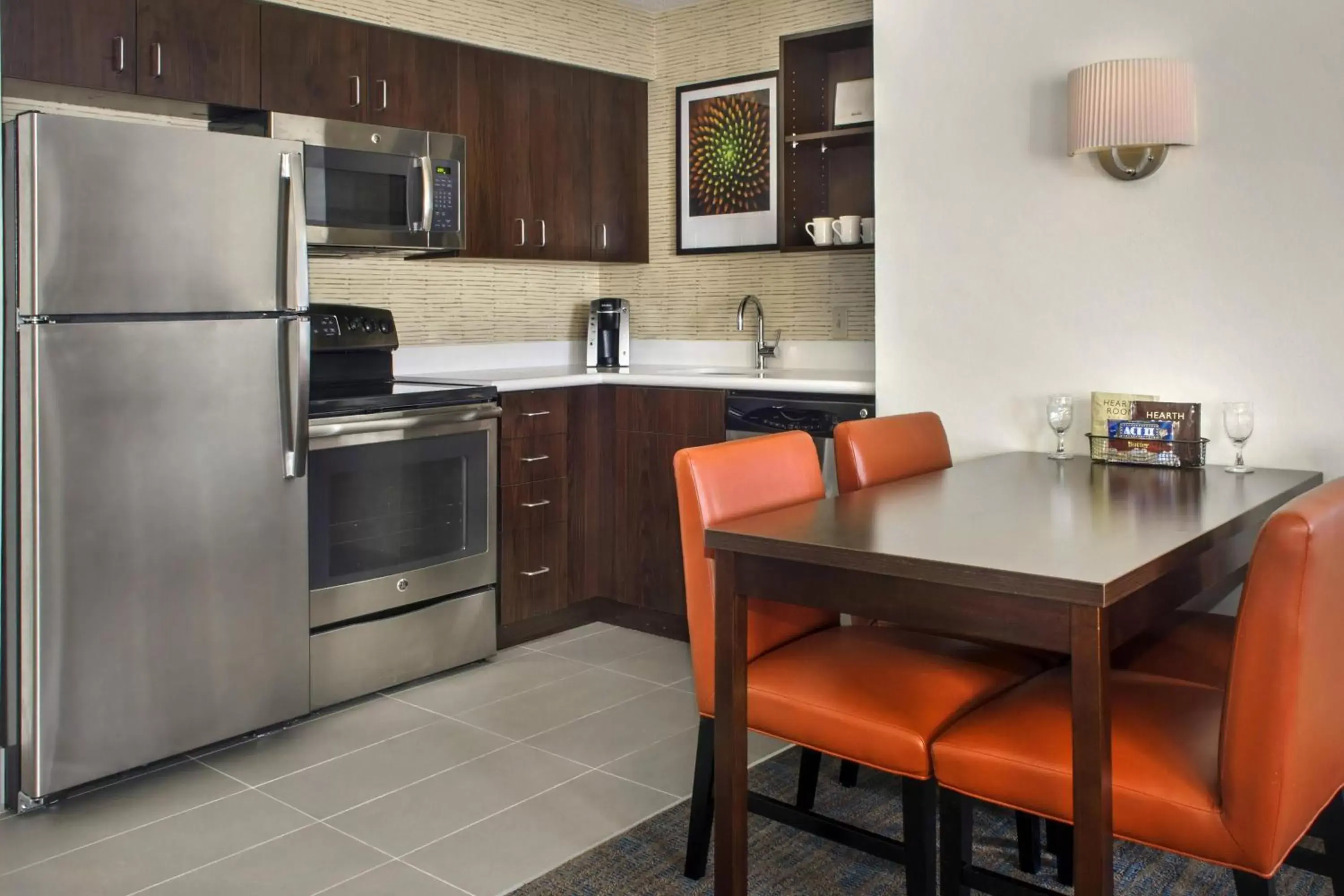 Kitchen or kitchenette, Kitchen/Kitchenette in Residence Inn Pittsburgh Cranberry Township