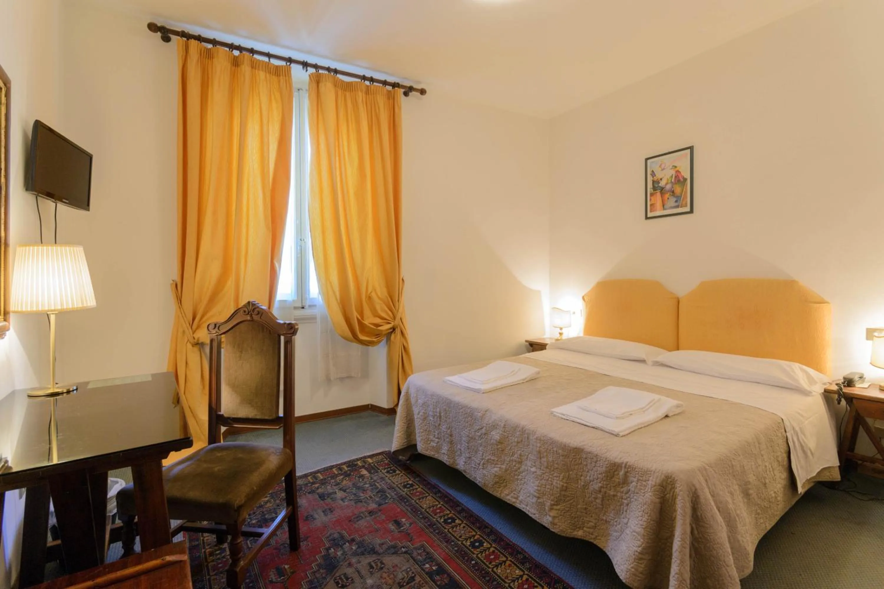 Bedroom, Bed in Hotel Rex