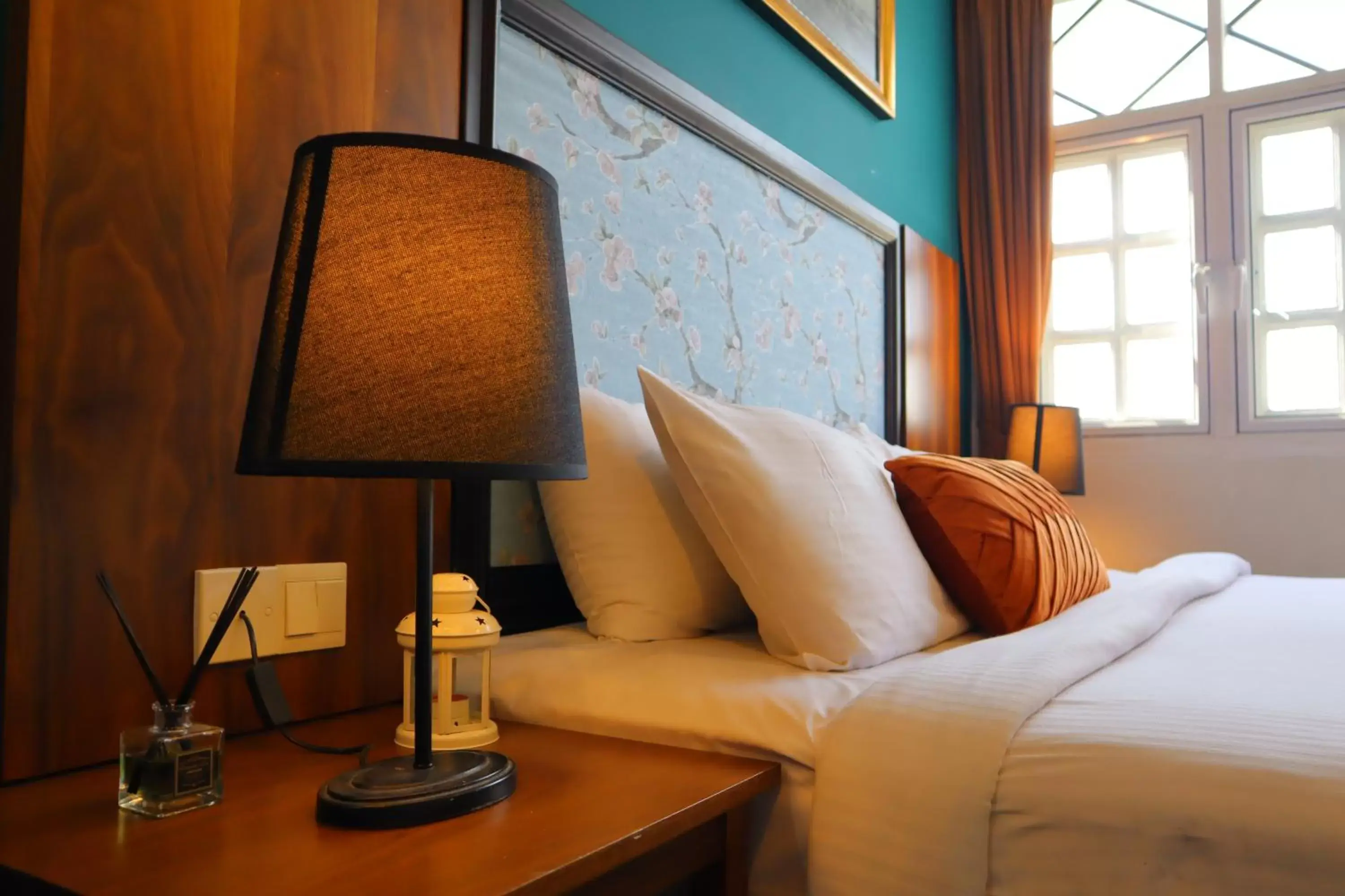 Bed, Seating Area in Armenian Street Heritage Hotel