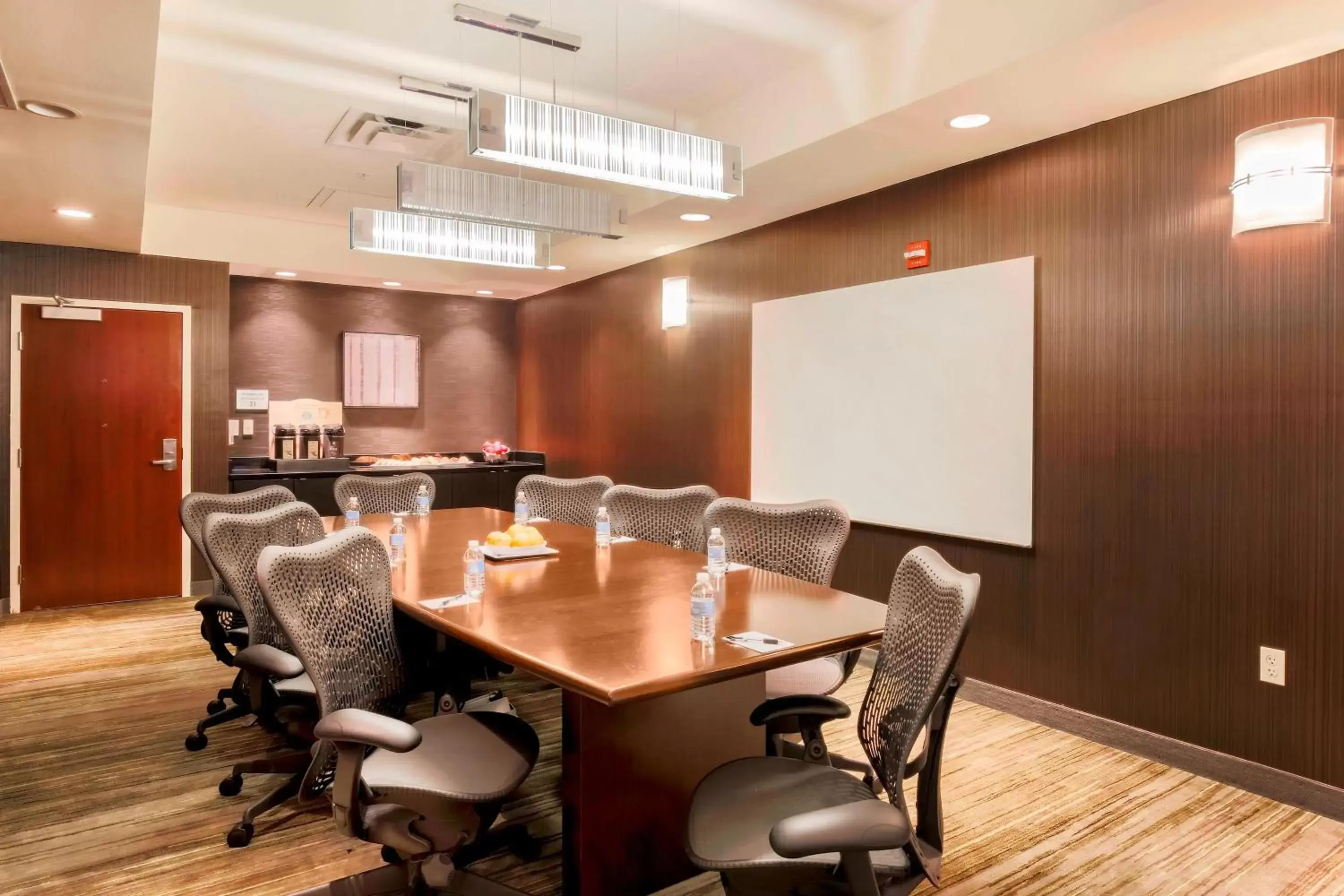 Meeting/conference room in Courtyard by Marriott Dallas Arlington South