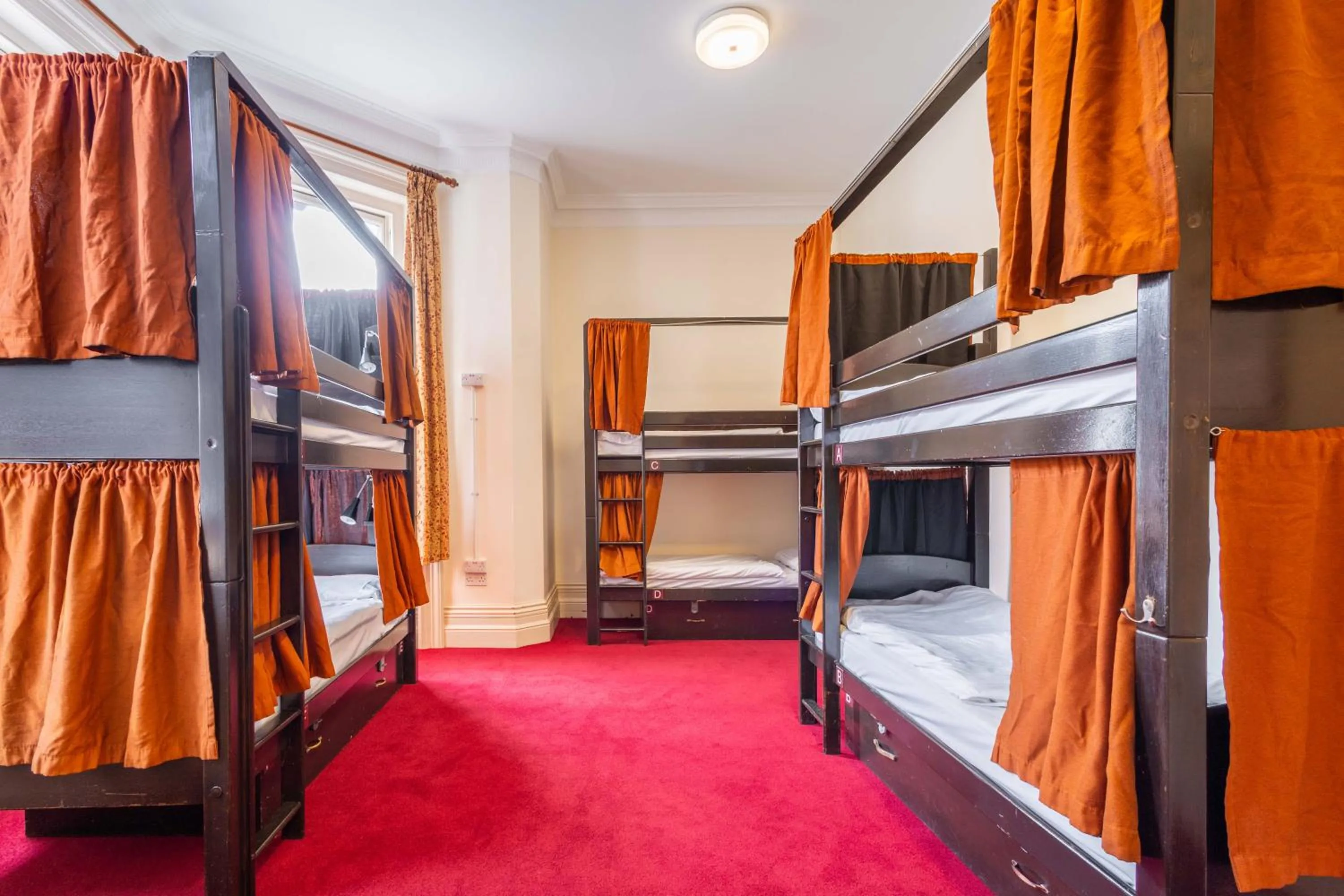 Bedroom, Bed in Palmers Lodge Swiss Cottage