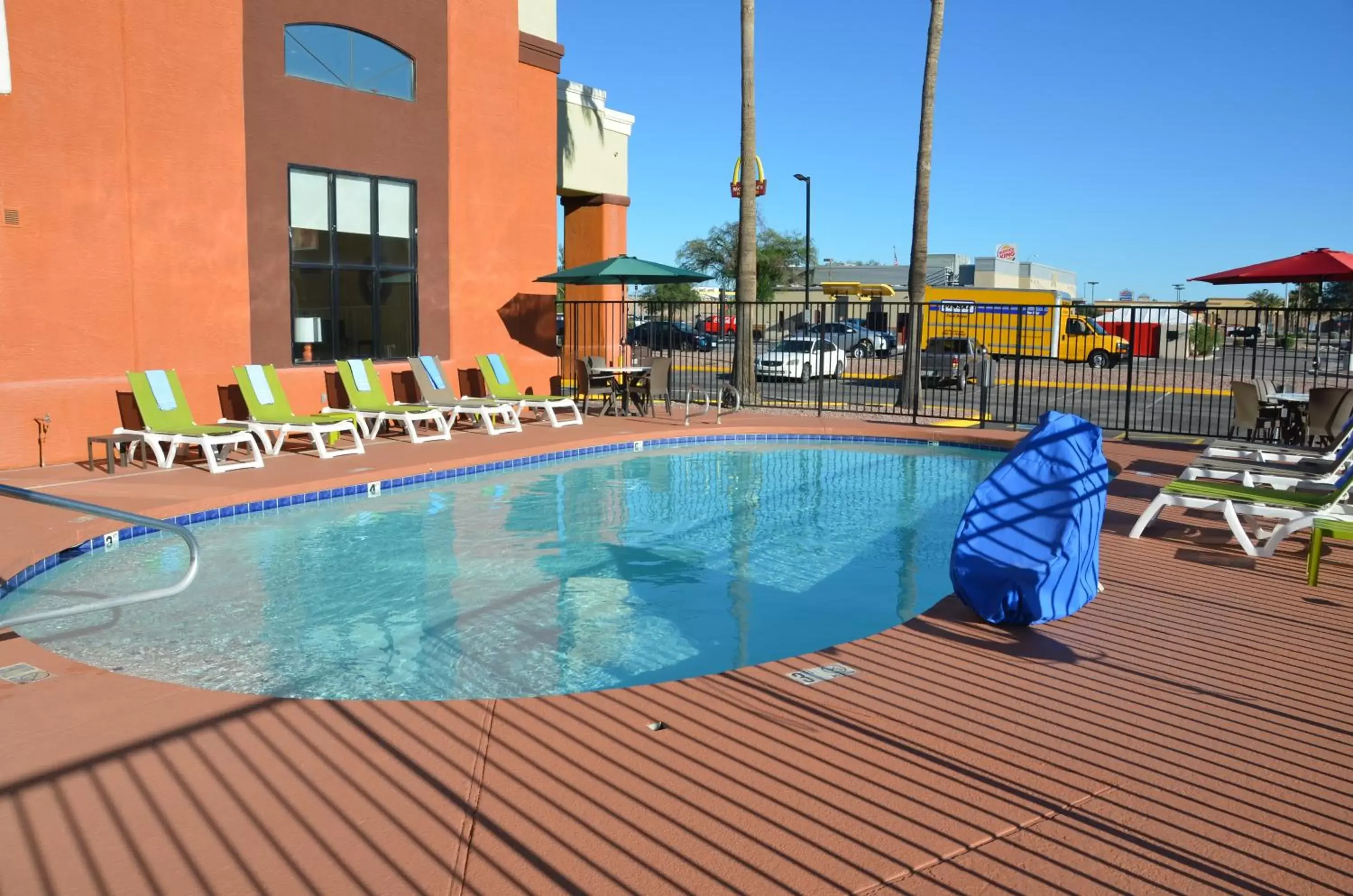 Pool view, Swimming Pool in Days Inn & Suites by Wyndham Tucson/Marana