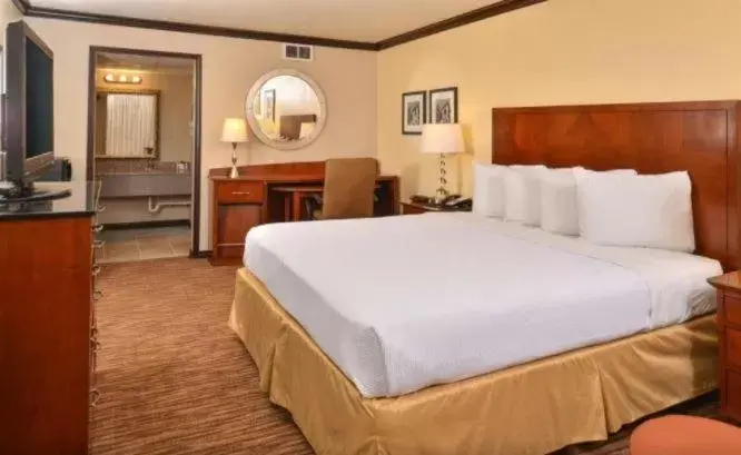 Bed in Rodeway Inn