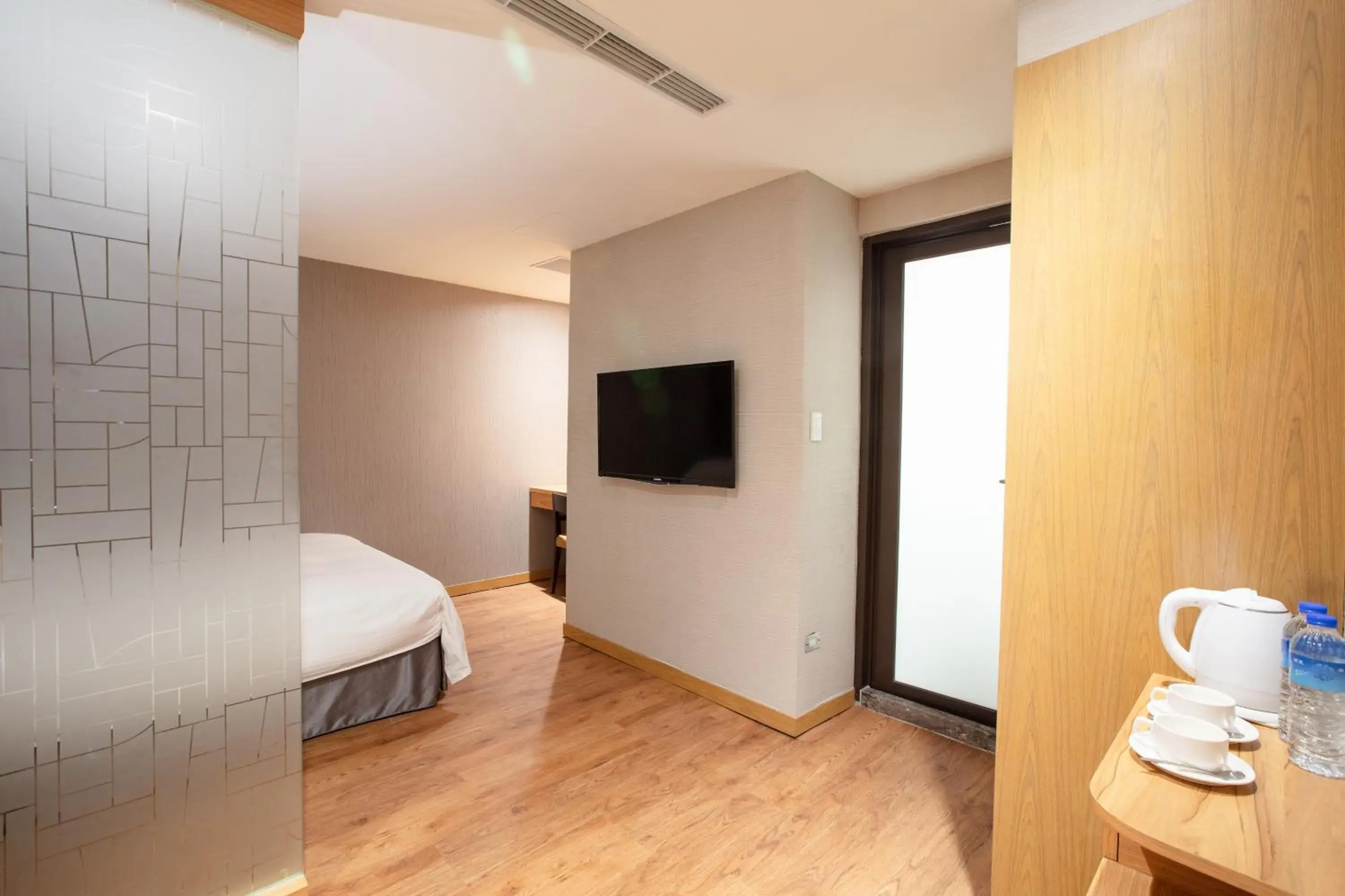 room service, TV/Entertainment Center in Hotel Cloud