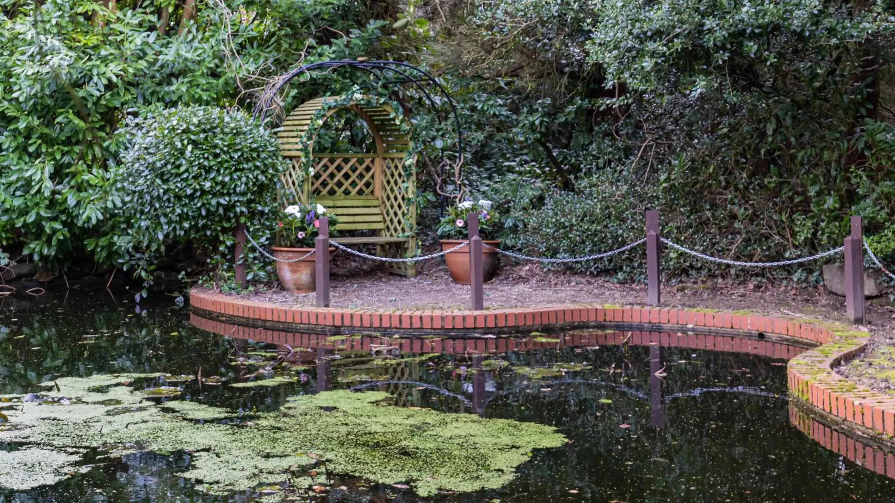 Property building in Mercure Tunbridge Wells Hotel Property building in Mercure Tunbridge Wells Hotel