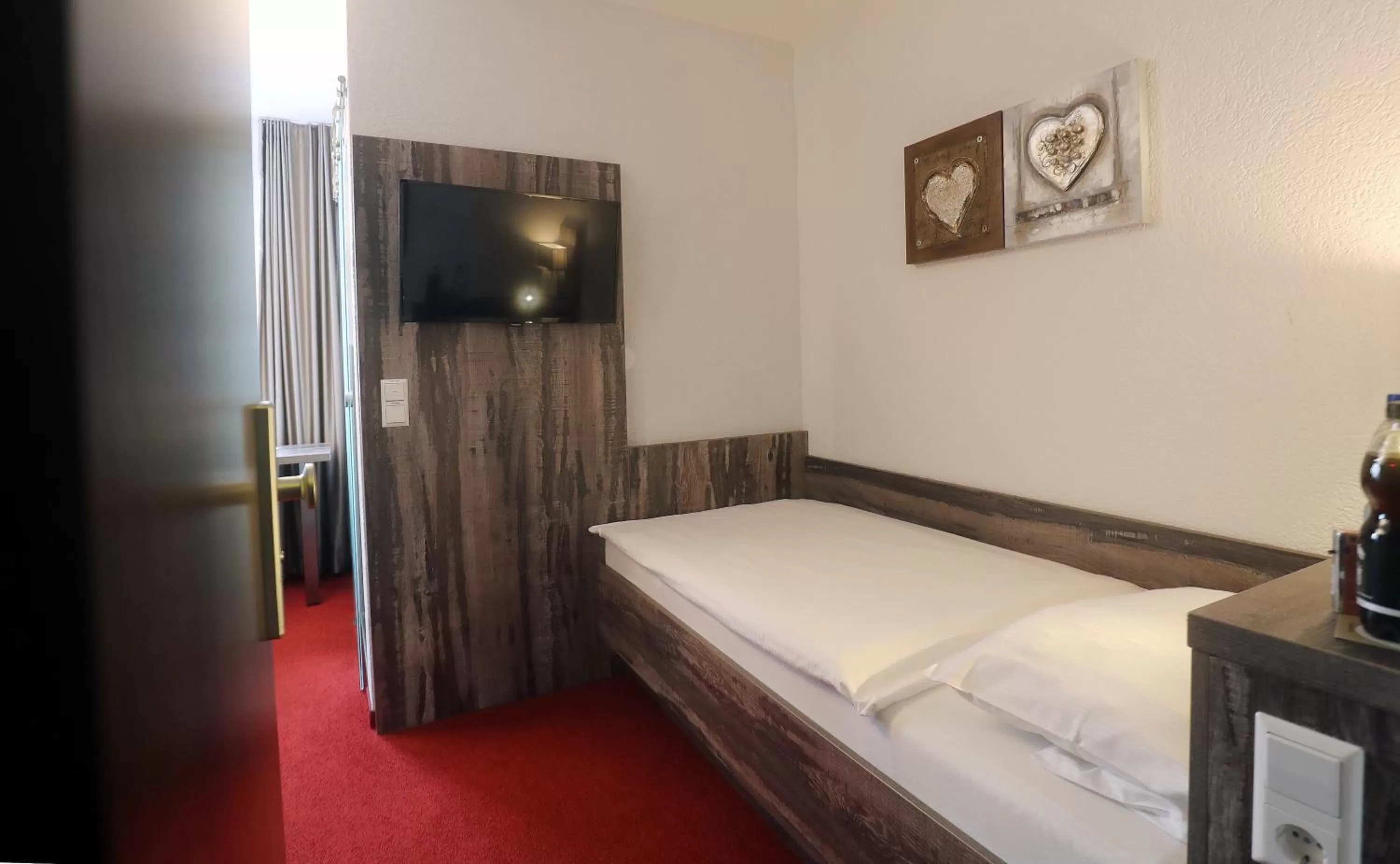 Bed in stadthotel miya