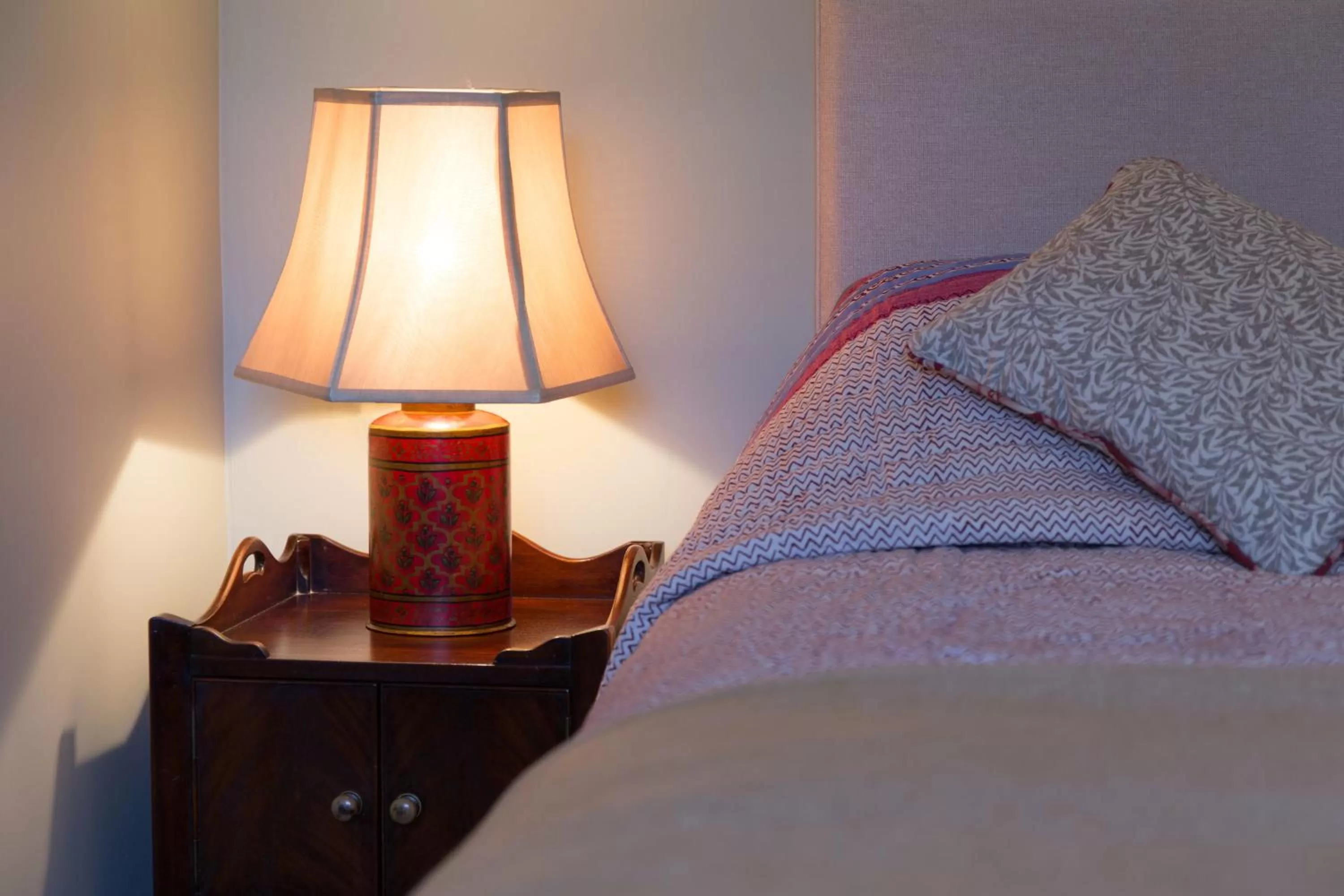 Decorative detail, Bed in The Loddon Swan