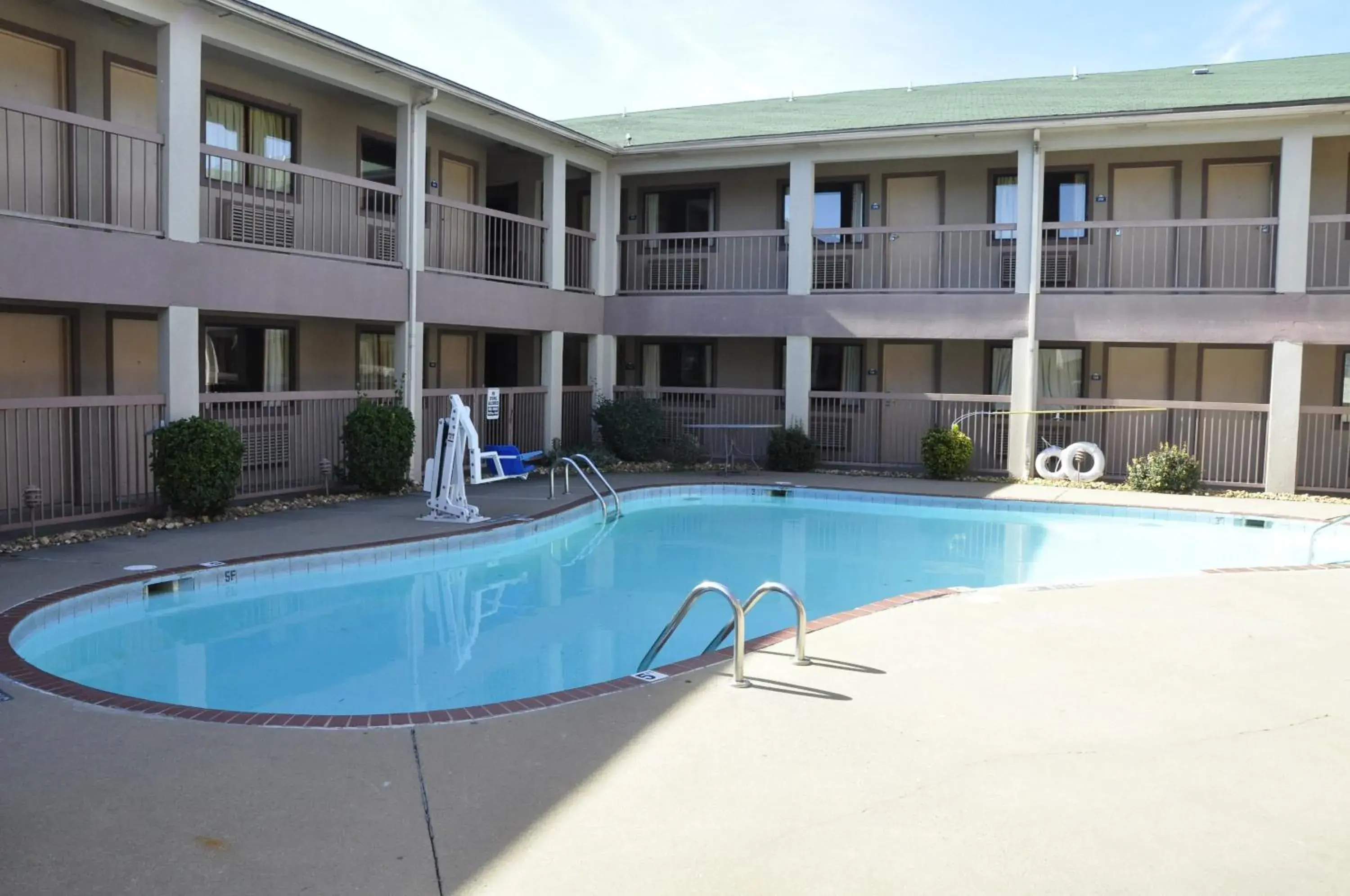 Swimming Pool in Motel 6-Little Rock, AR - Airport