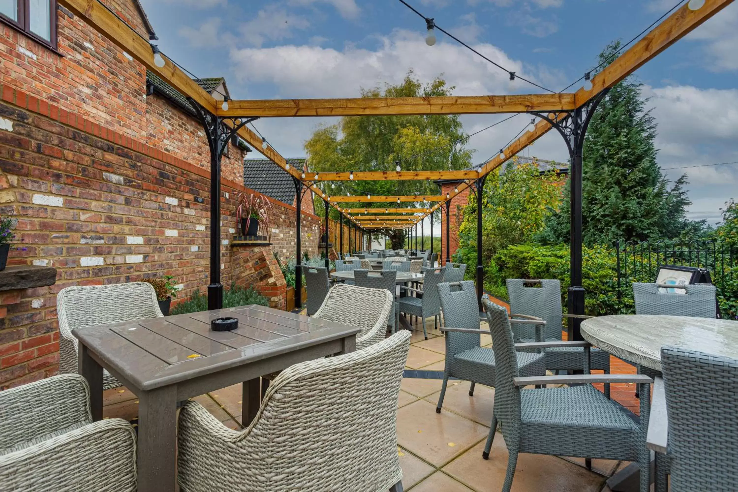 Balcony/Terrace, Restaurant/Places to Eat in The Tudor House Hotel, Tewkesbury, Gloucestershire