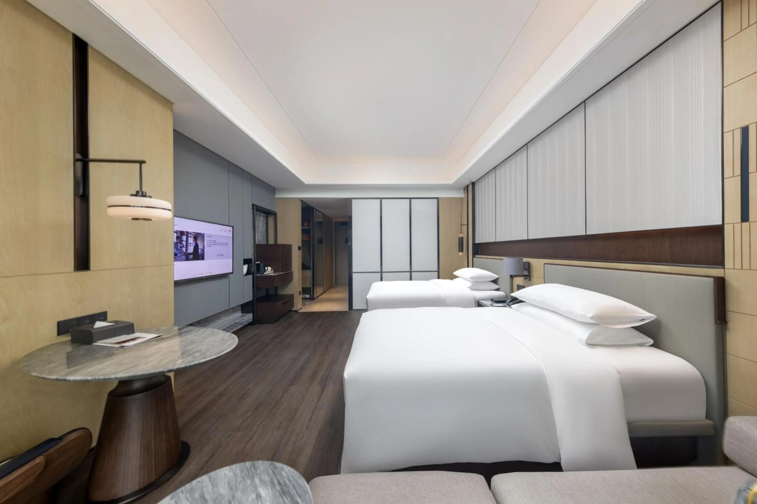 Photo of the whole room, Bed in Zhuhai Marriott Hotel Jinwan