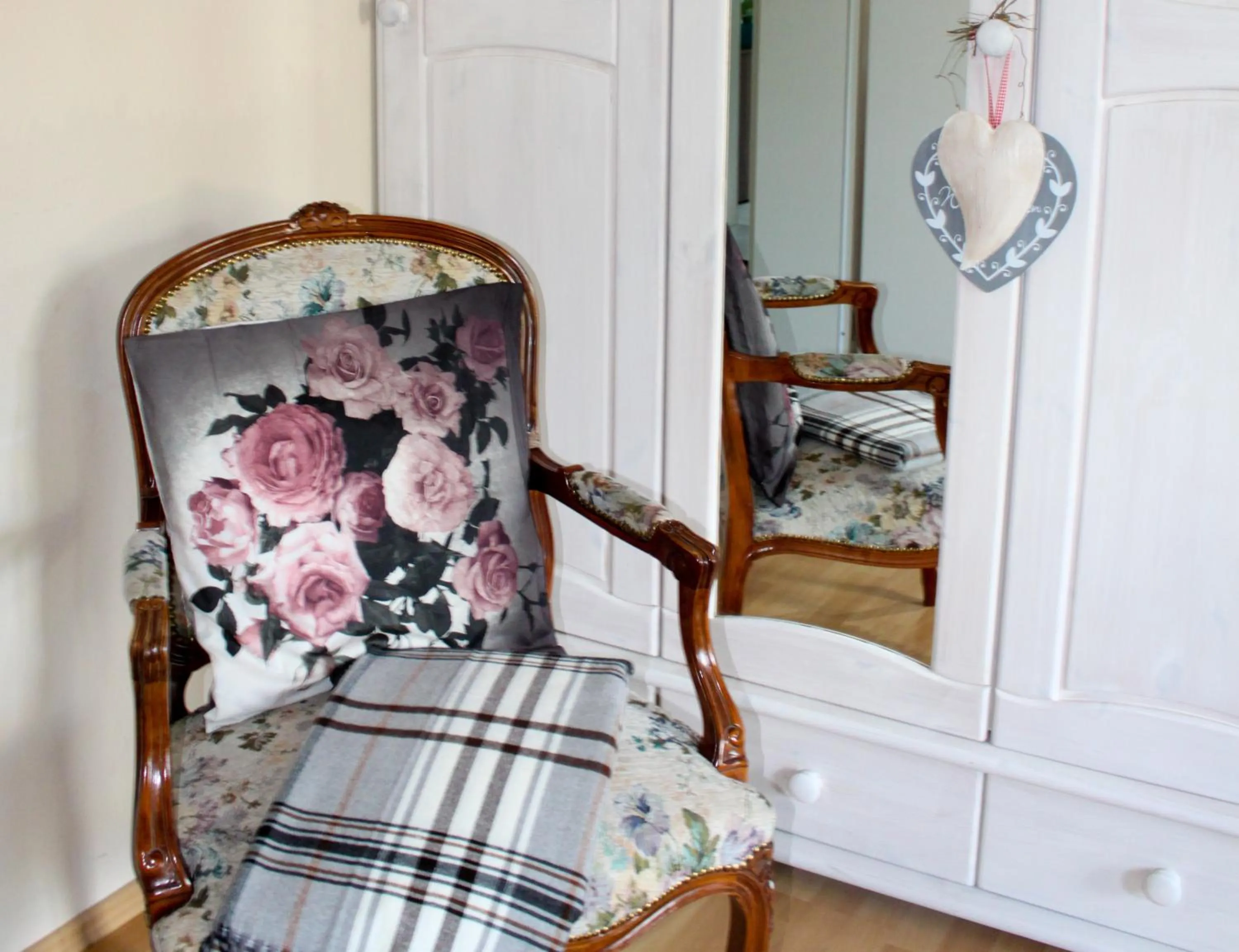 Seating area, Bed in Gästehaus Gebauer