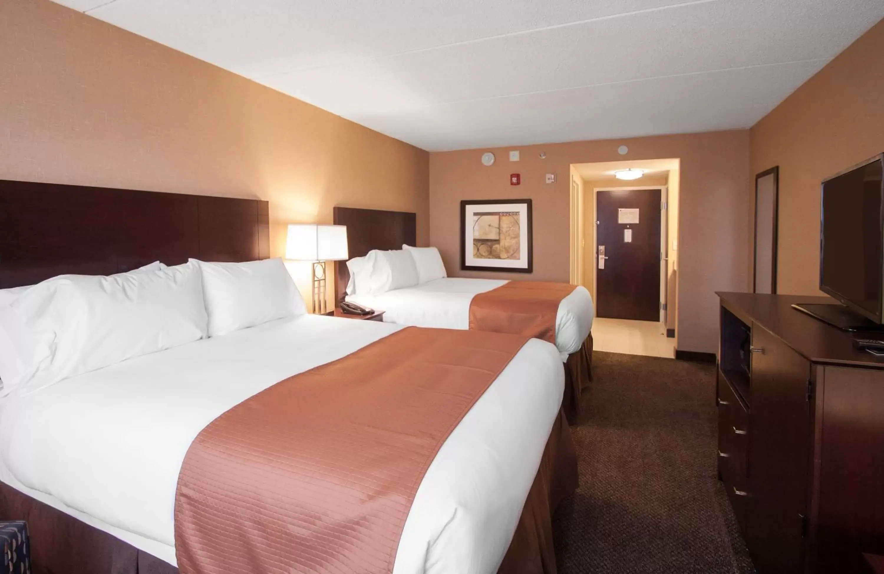 Queen Room with Two Queen Beds - Non-Smoking in Comfort Inn & Suites Wadsworth