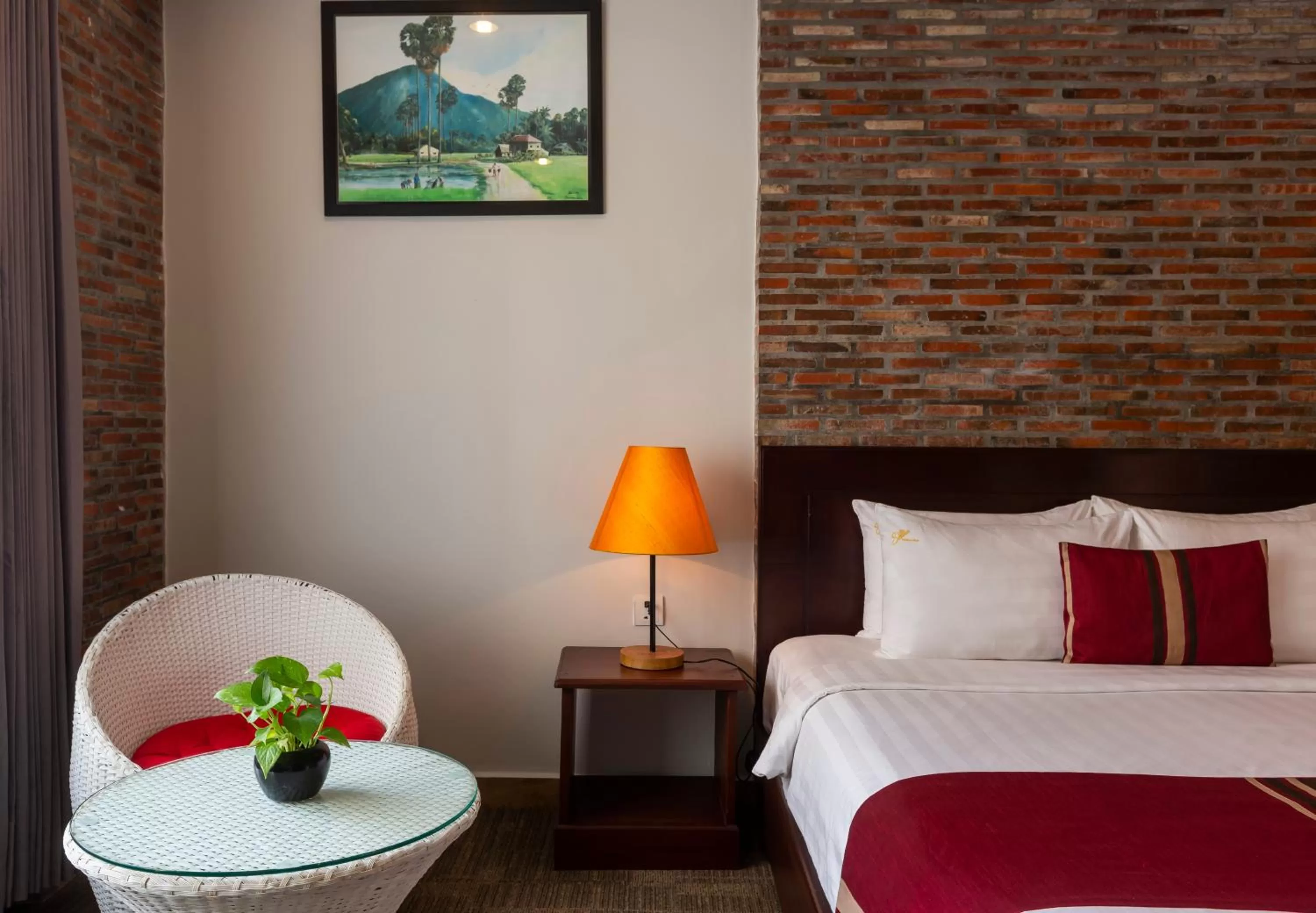 Seating area, Bed in Sovanna Hotel