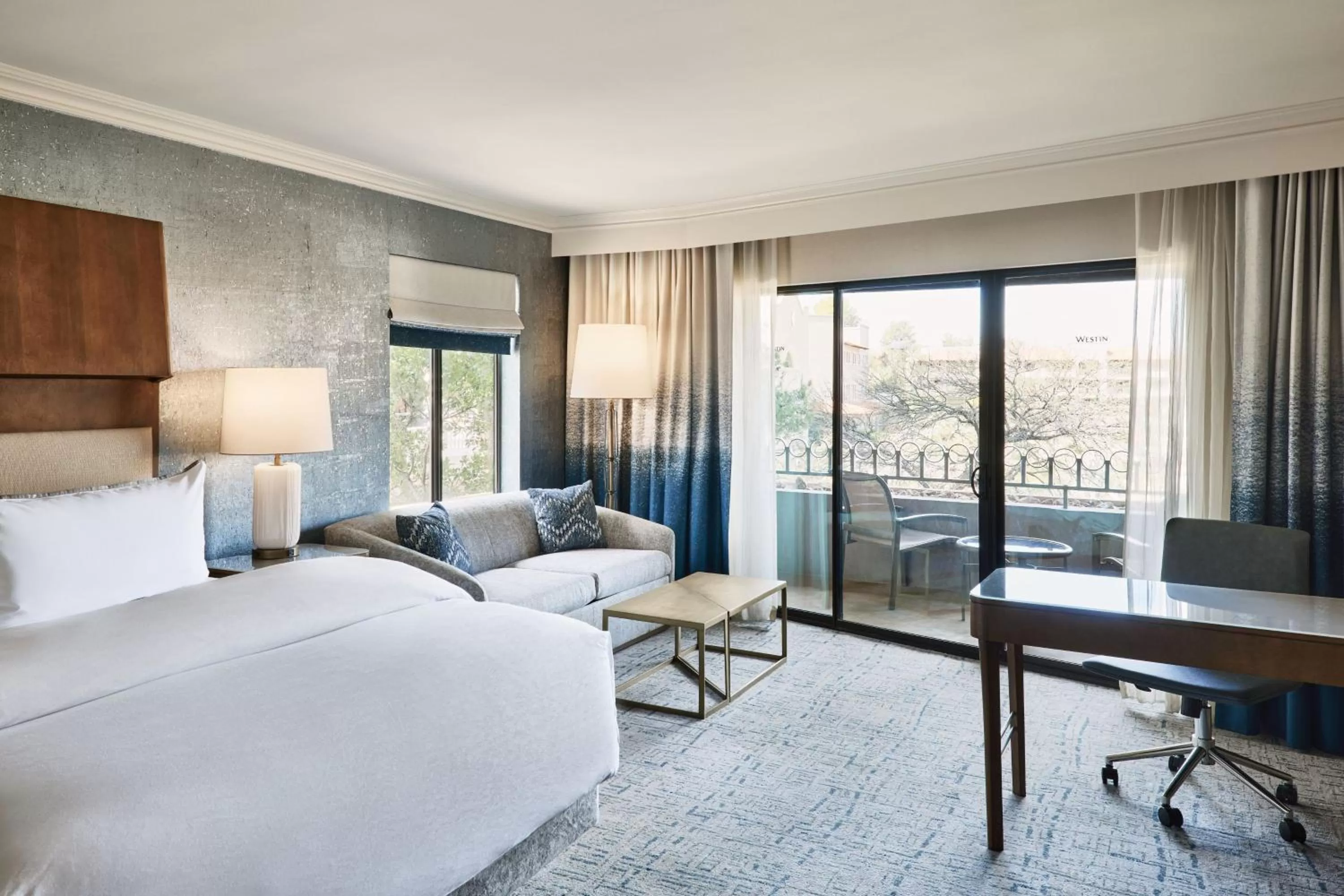 Swimming pool, Bed in The Westin La Paloma Resort & Spa