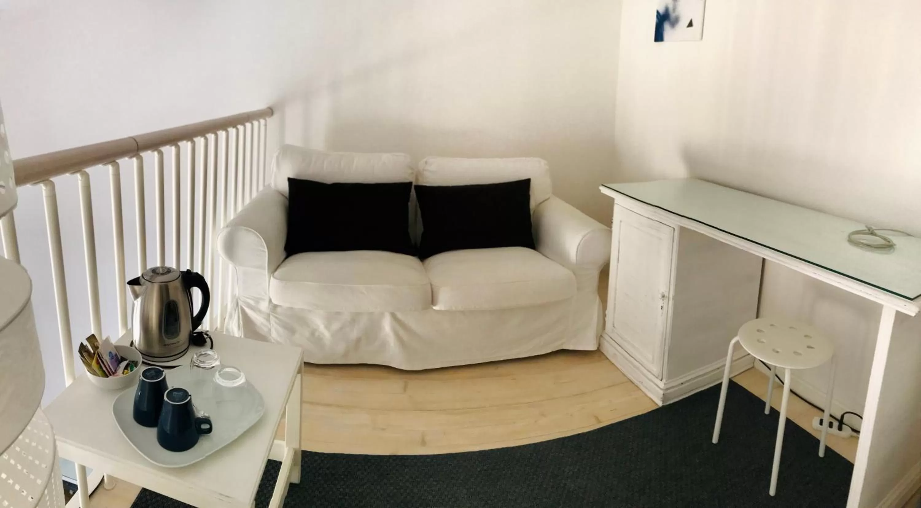 Coffee/tea facilities, Seating Area in In San Frediano B&B