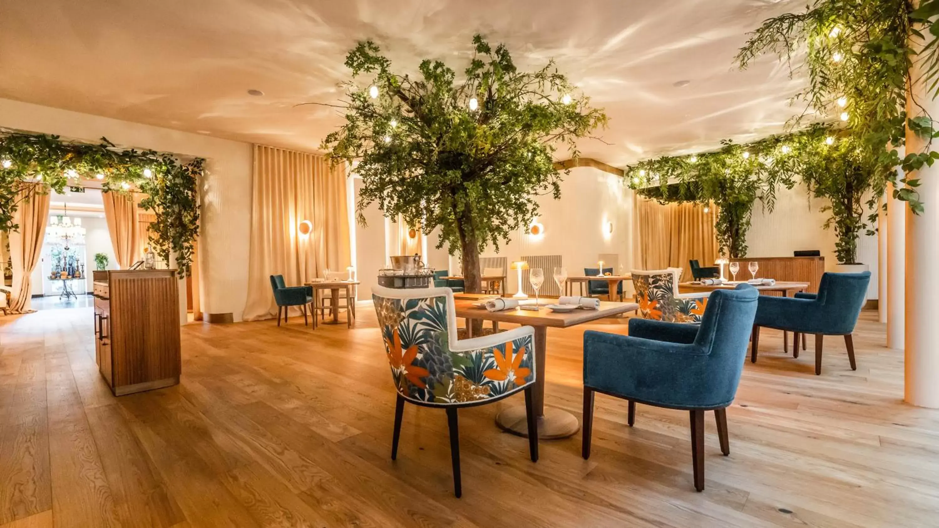 Restaurant/places to eat in Victoria Jungfrau Grand Hotel & Spa Restaurant/places to eat in Victoria Jungfrau Grand Hotel & Spa