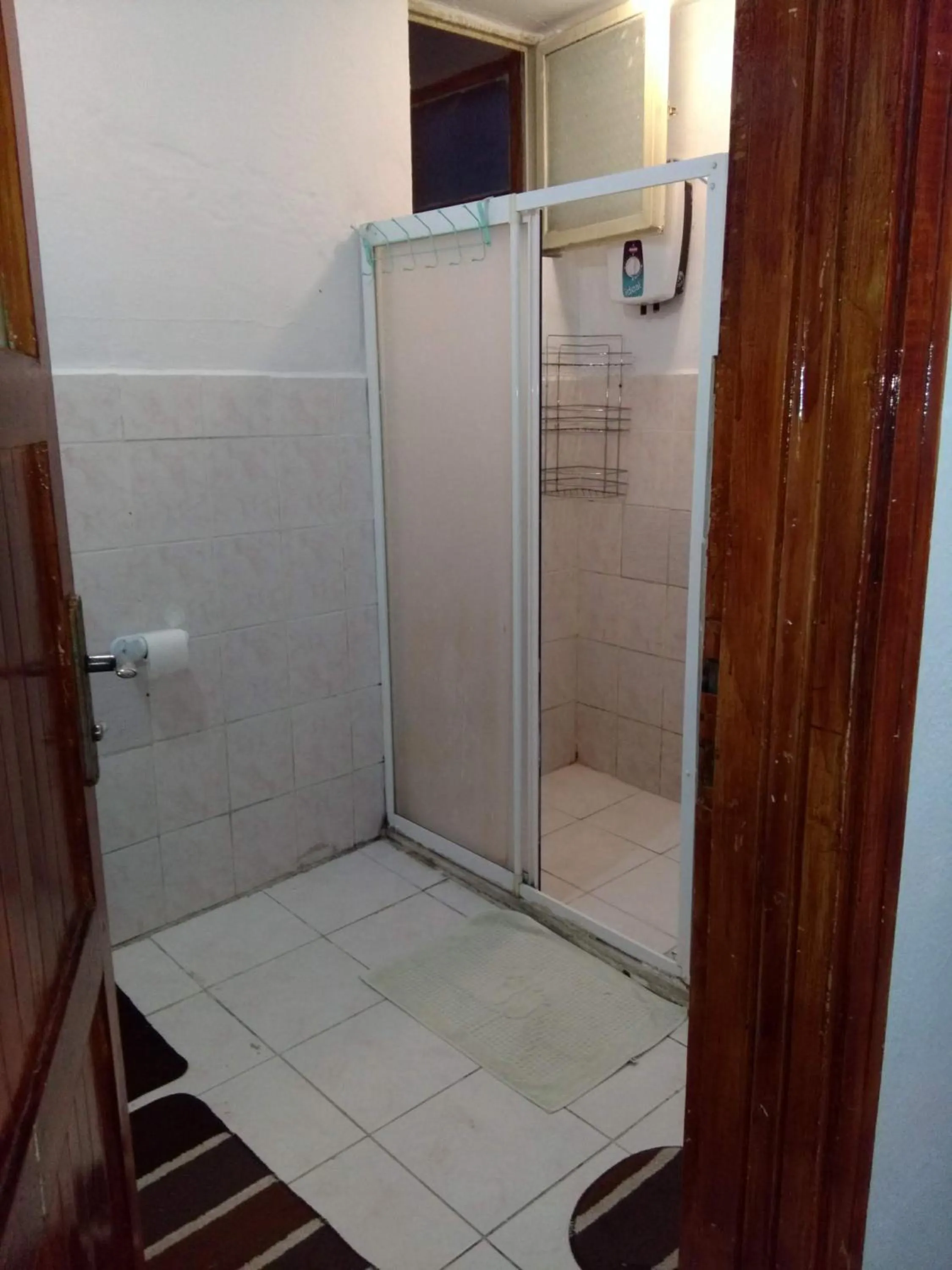 Bathroom in HZD Apartments Hostel