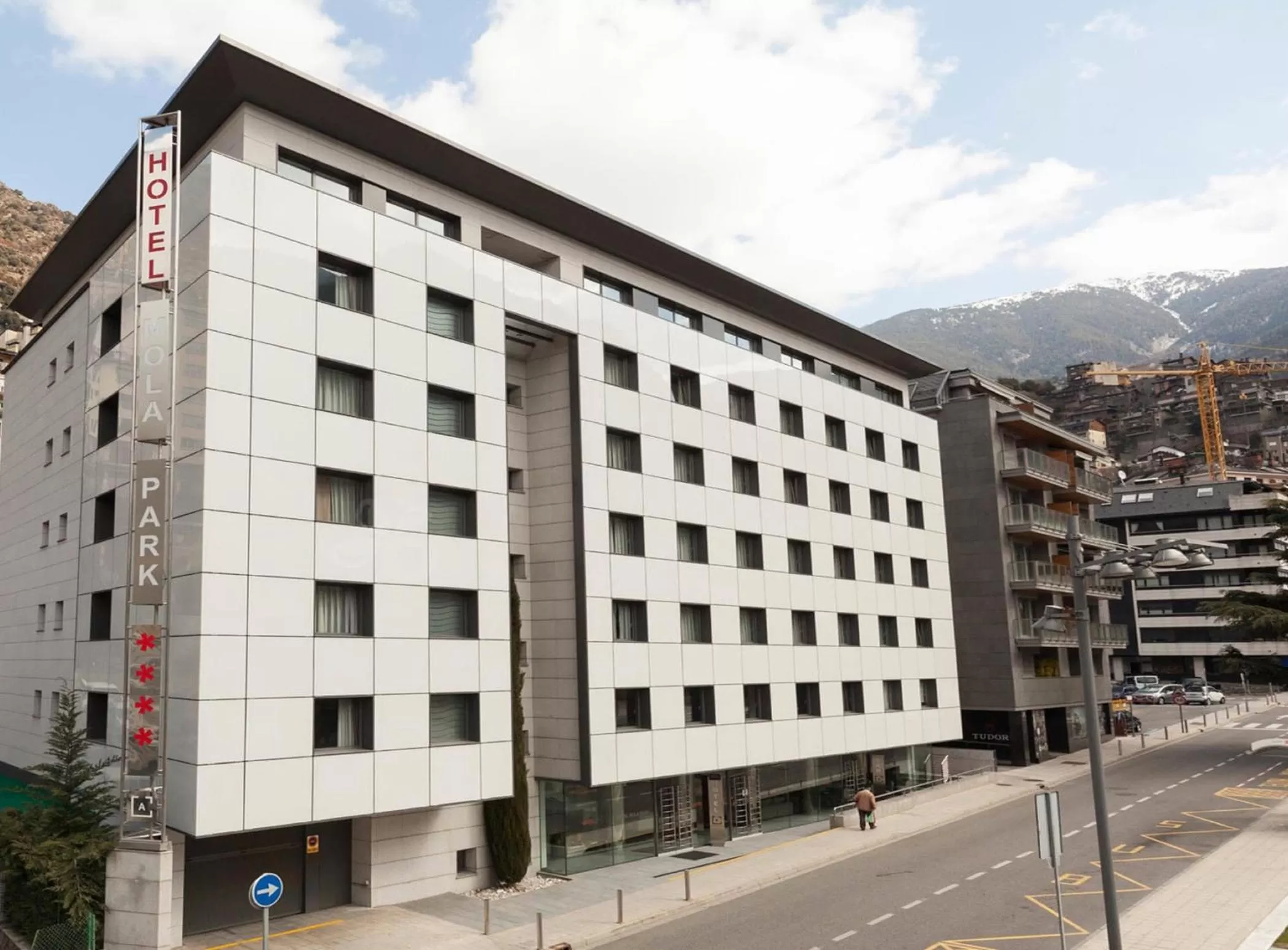 Facade/entrance in Yomo Mola Park