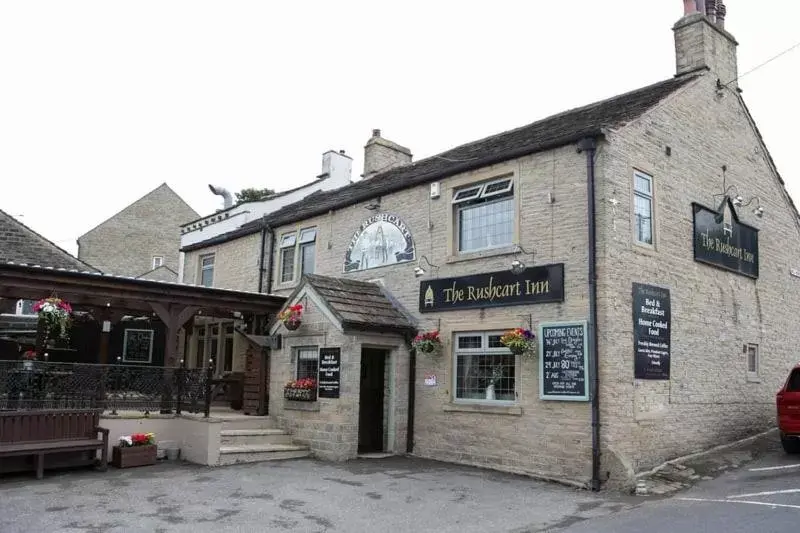 Property Building in The New Rushcart Inn & Country Dining