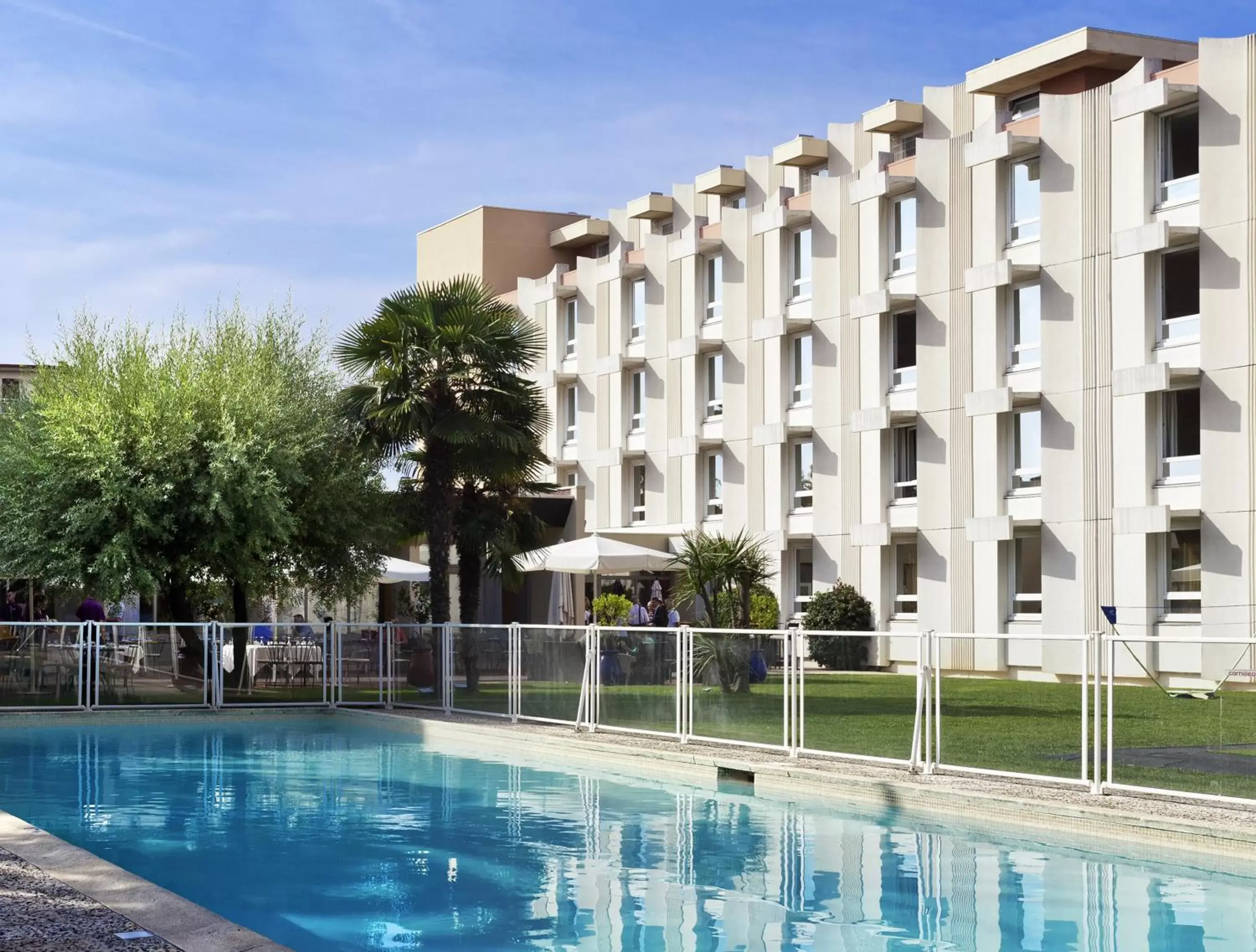 Swimming pool, Property Building in Novotel Nice Aéroport Cap 3000