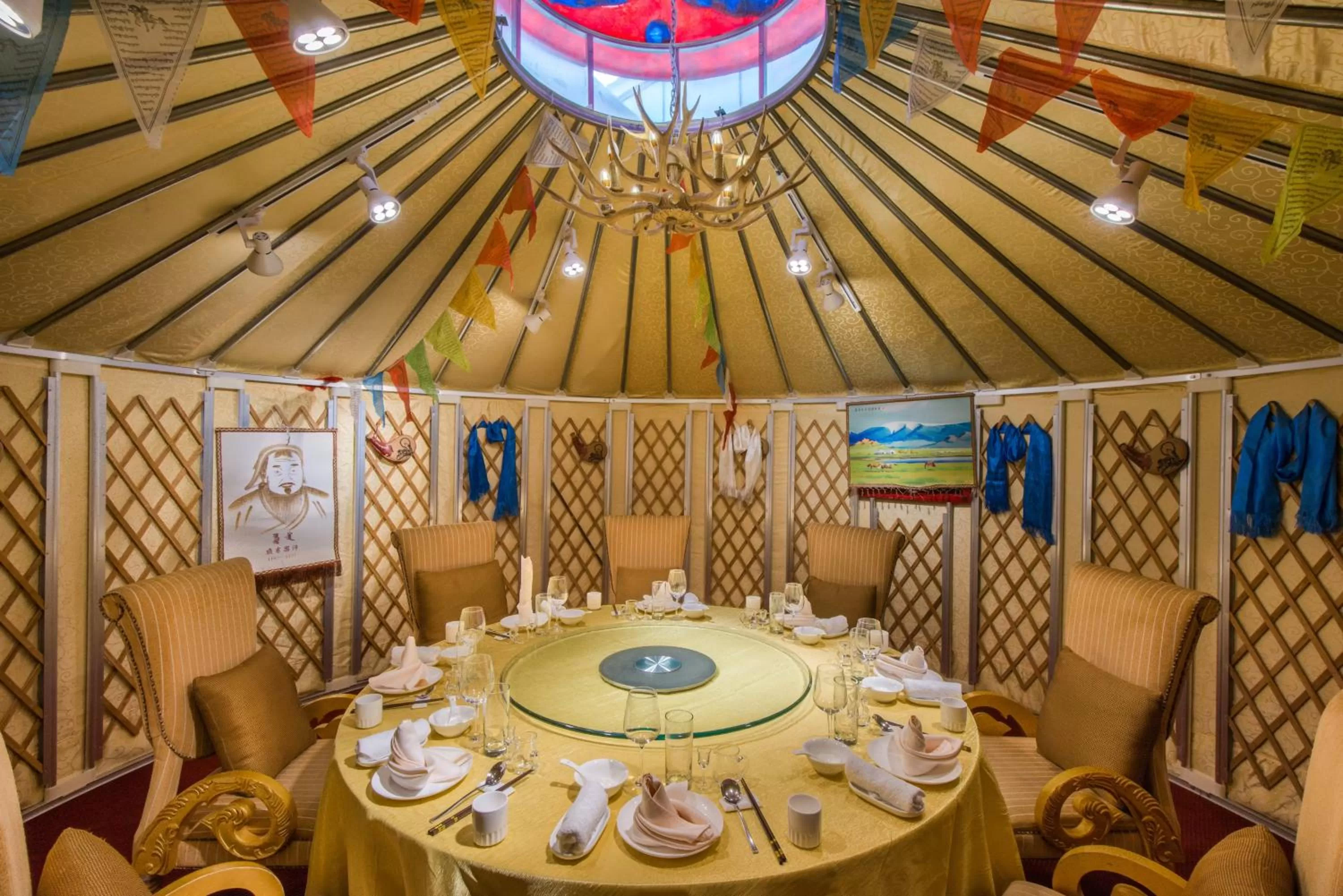 Restaurant/places to eat in Holiday Inn Shijiazhuang Central by IHG