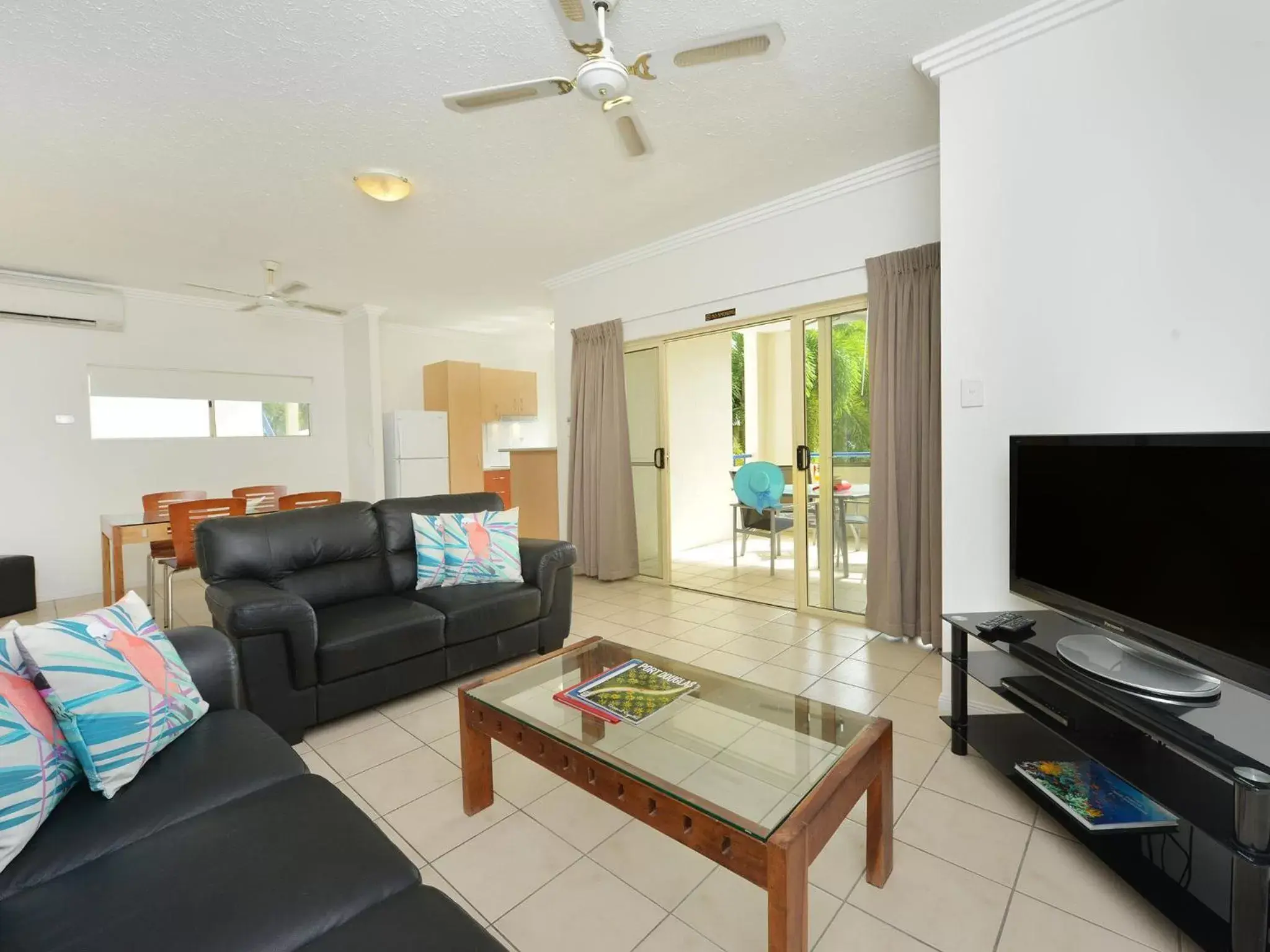 Living room, Seating Area in Central Plaza Port Douglas