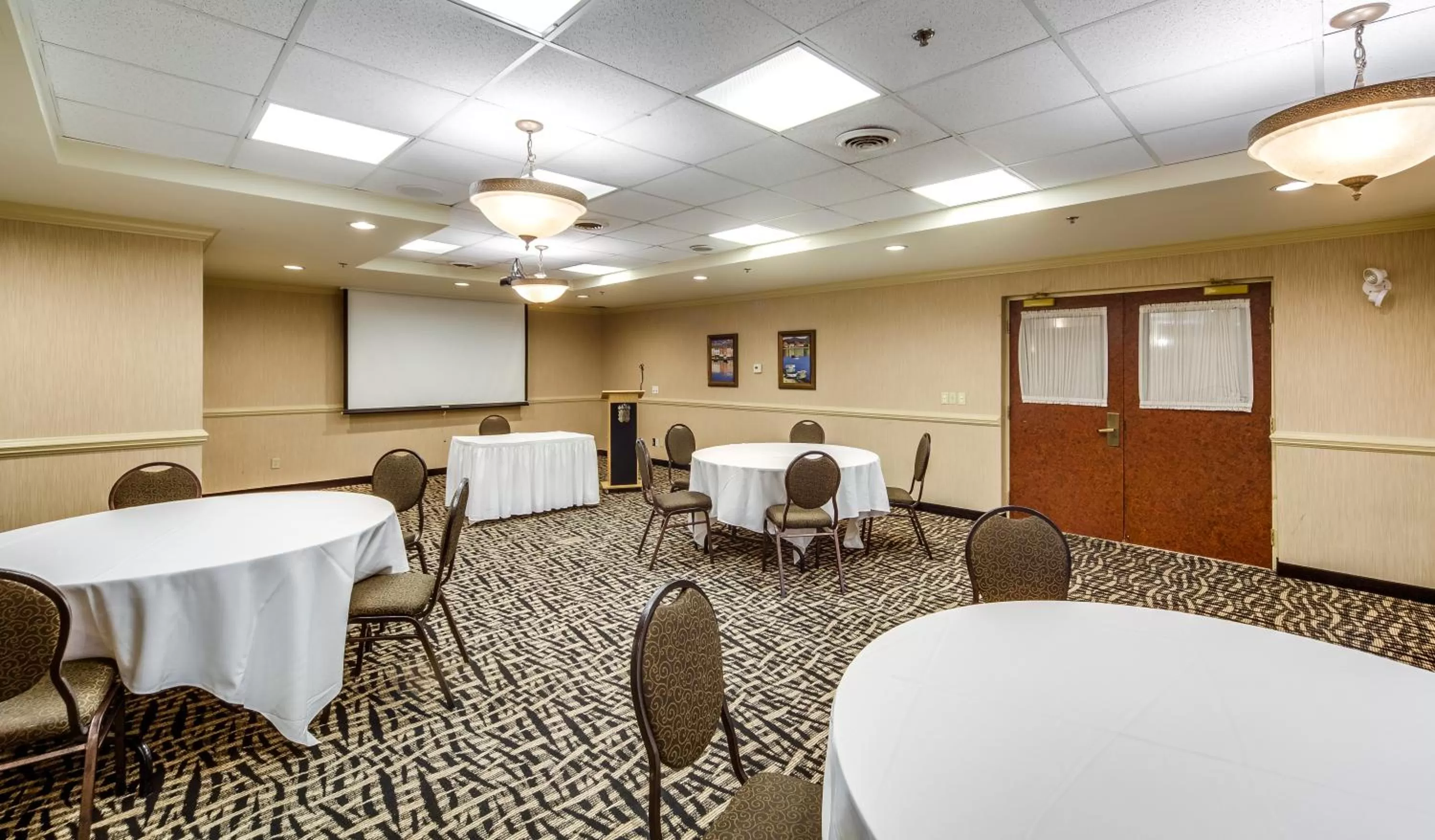 Banquet/Function facilities in Monte Carlo Inn Brampton