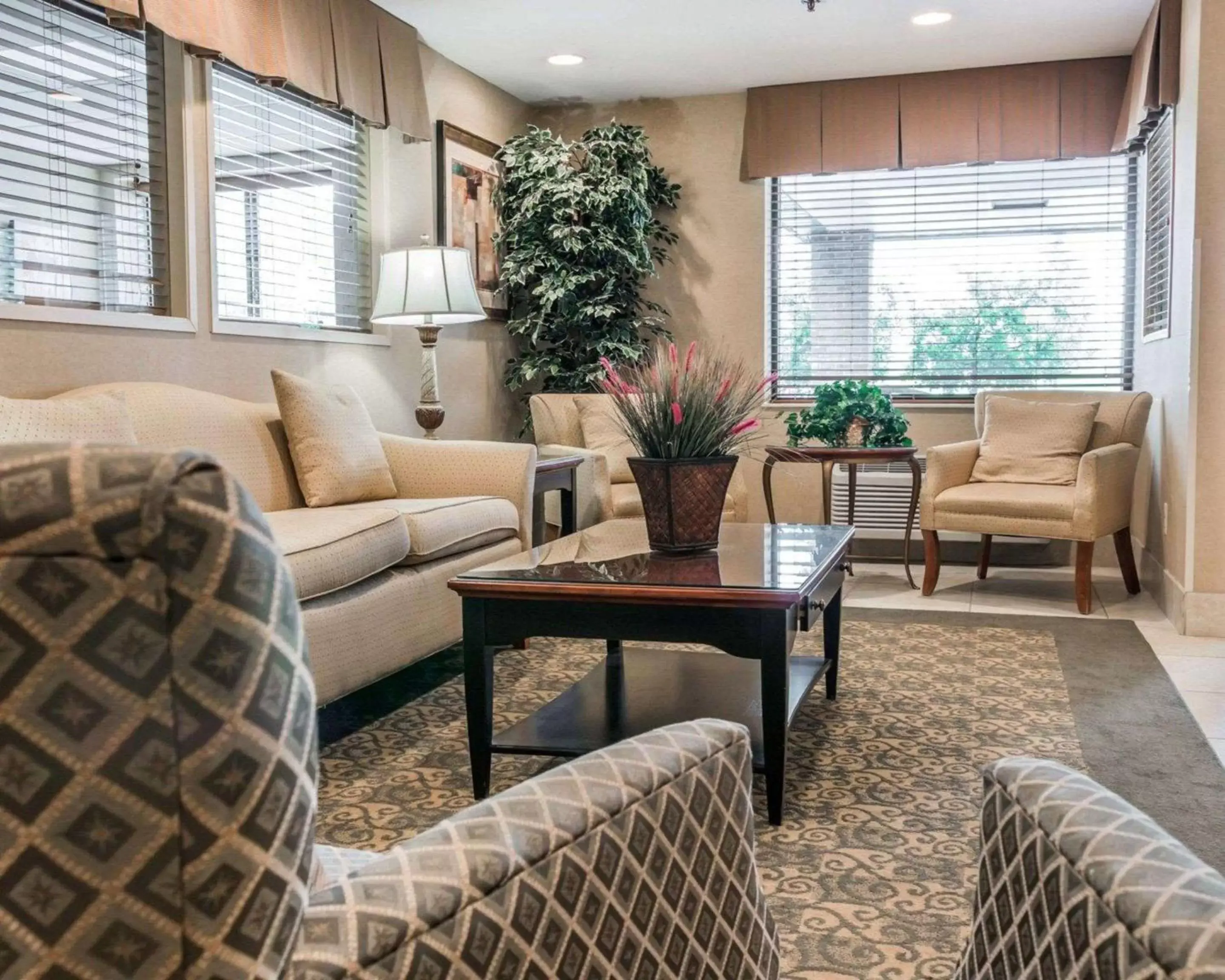 Lobby or reception, Seating Area in Comfort Inn Utica