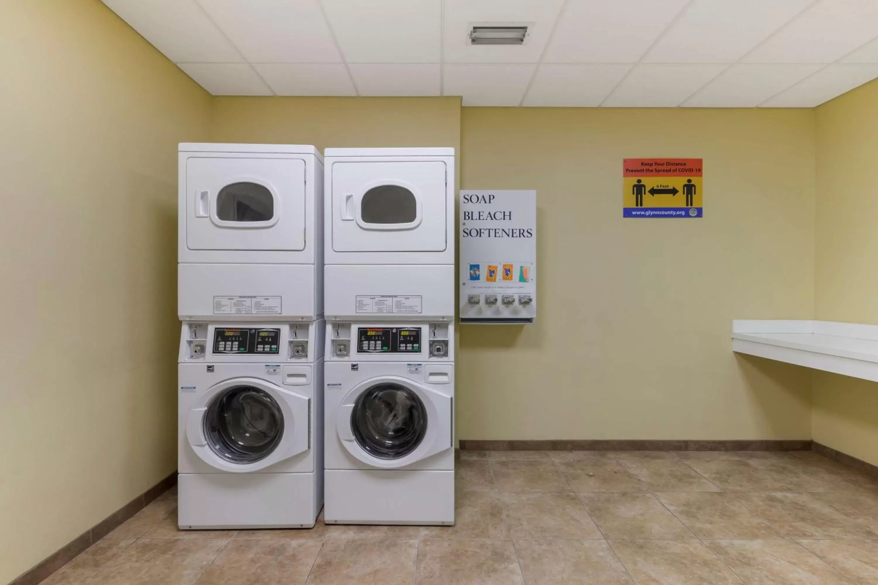 laundry in Best Western Plus Brunswick Inn & Suites