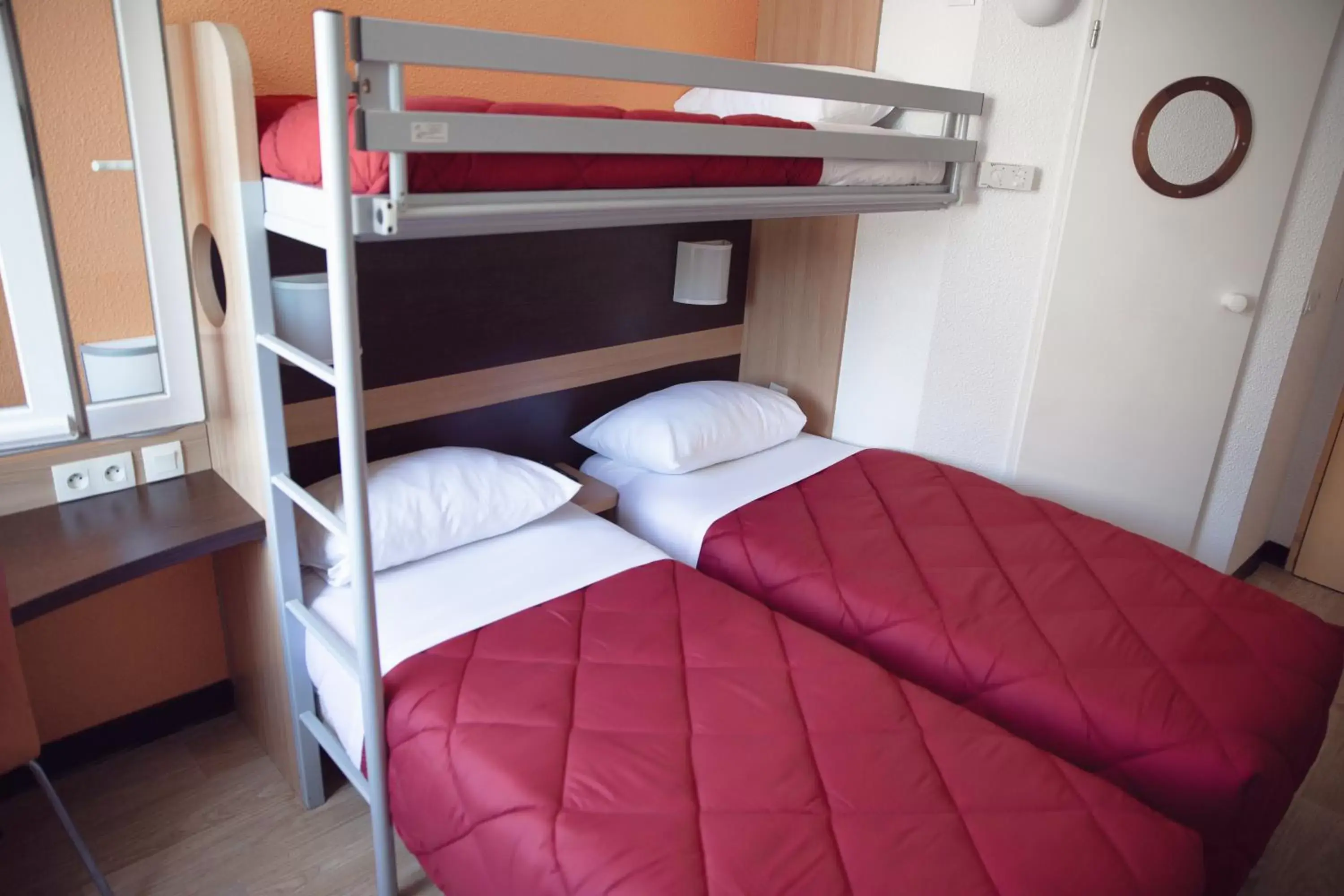 Bed, Bunk Bed in Premiere Classe Roissy Aéroport Charles De Gaulle