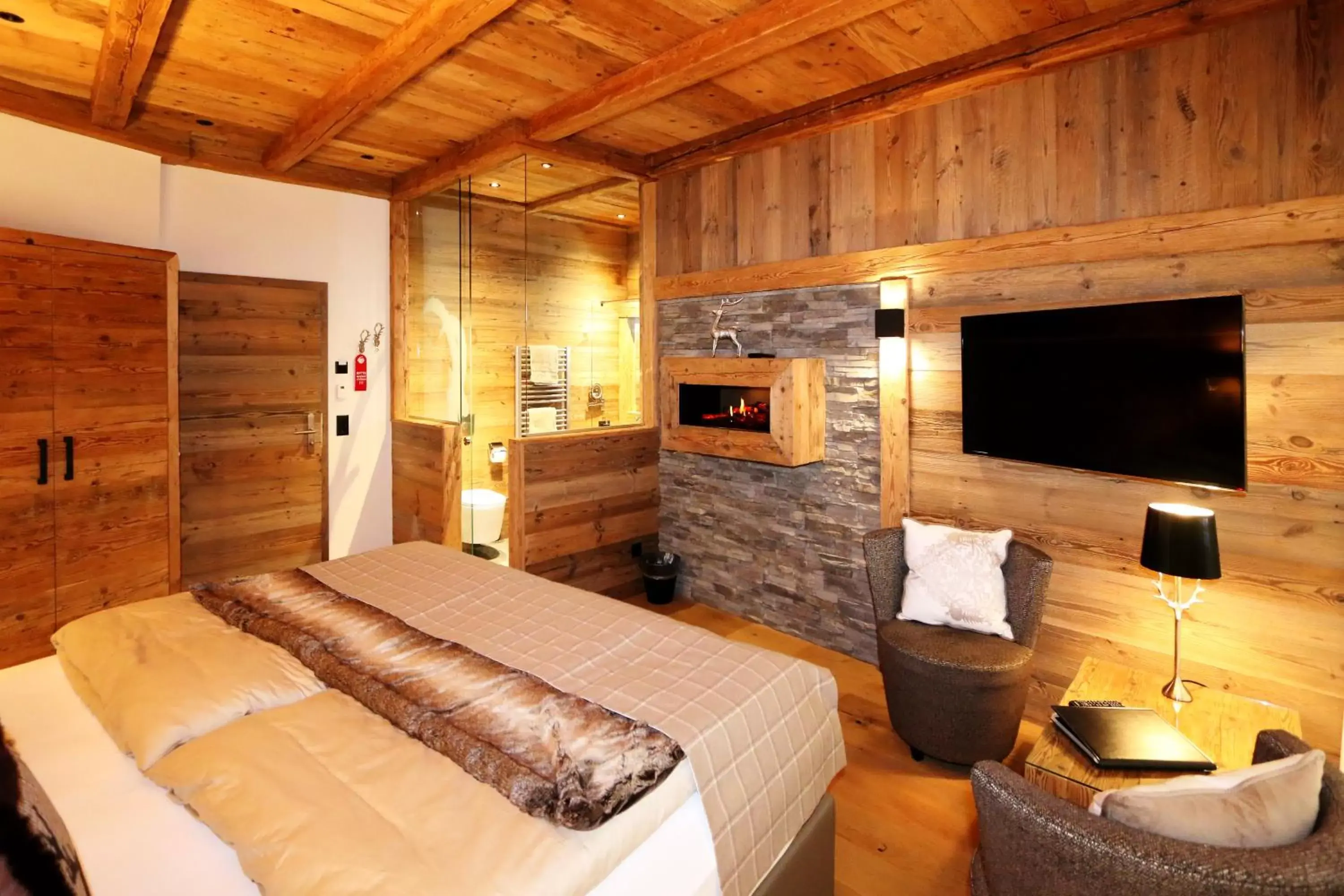 Bed in Amber Ski-in/out Hotel & Spa