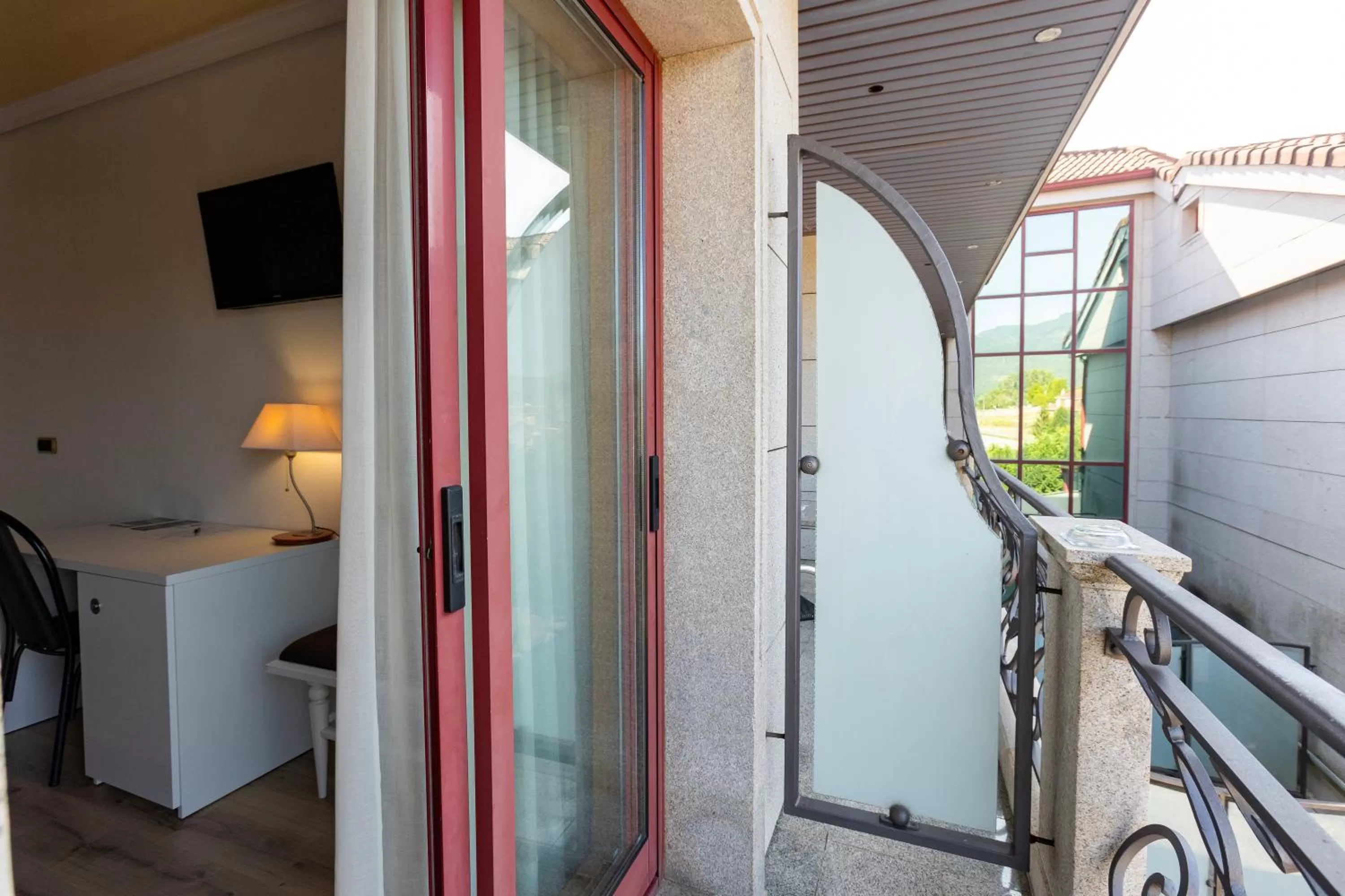 Balcony/Terrace, Bed in Hotel Alfonso I