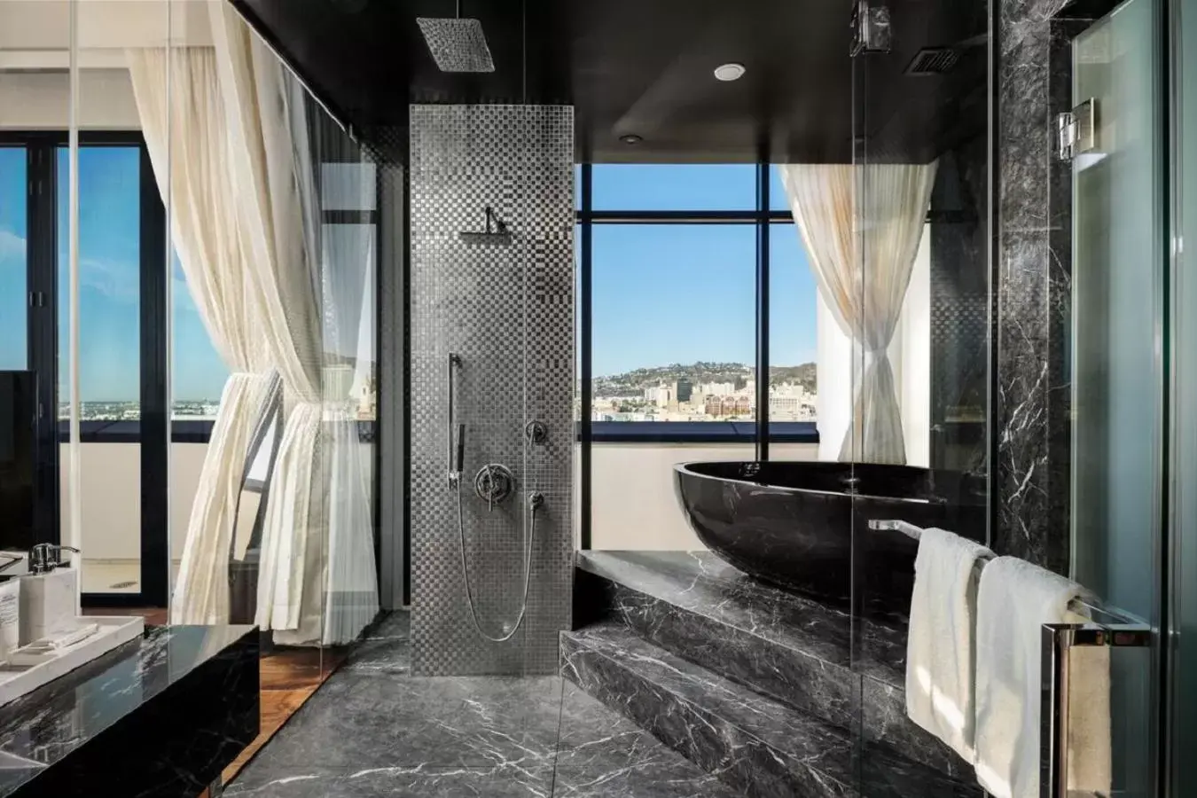 Bathroom in Dream Hollywood, Part Of Hyatt