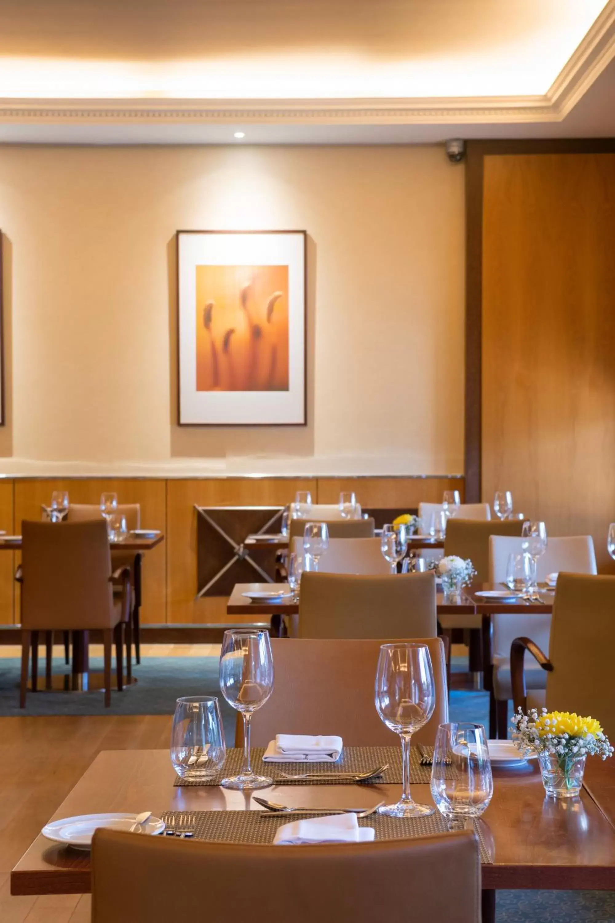 Restaurant/Places to Eat in SANA Metropolitan Hotel