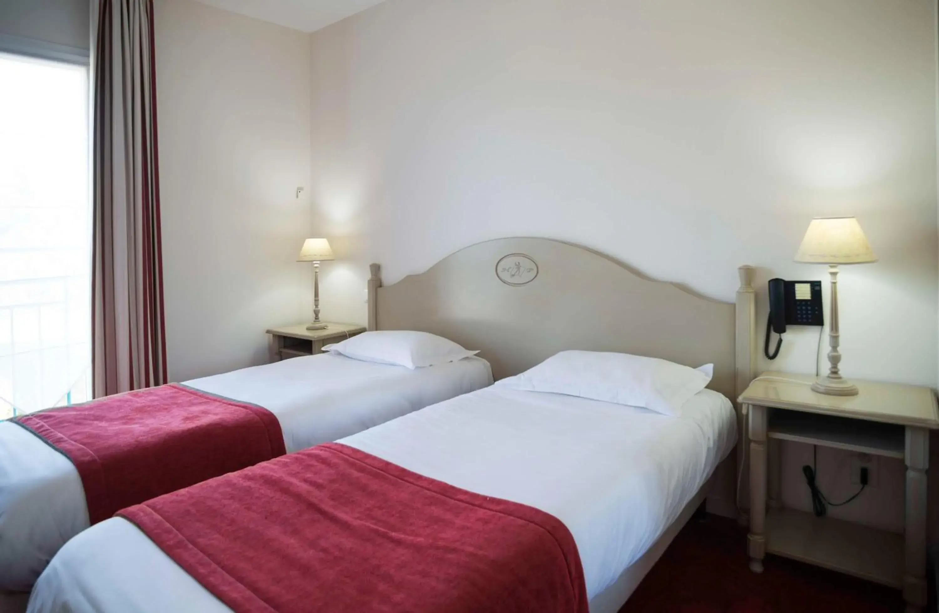 Bedroom, Bed in Brit Hotel Du Perche