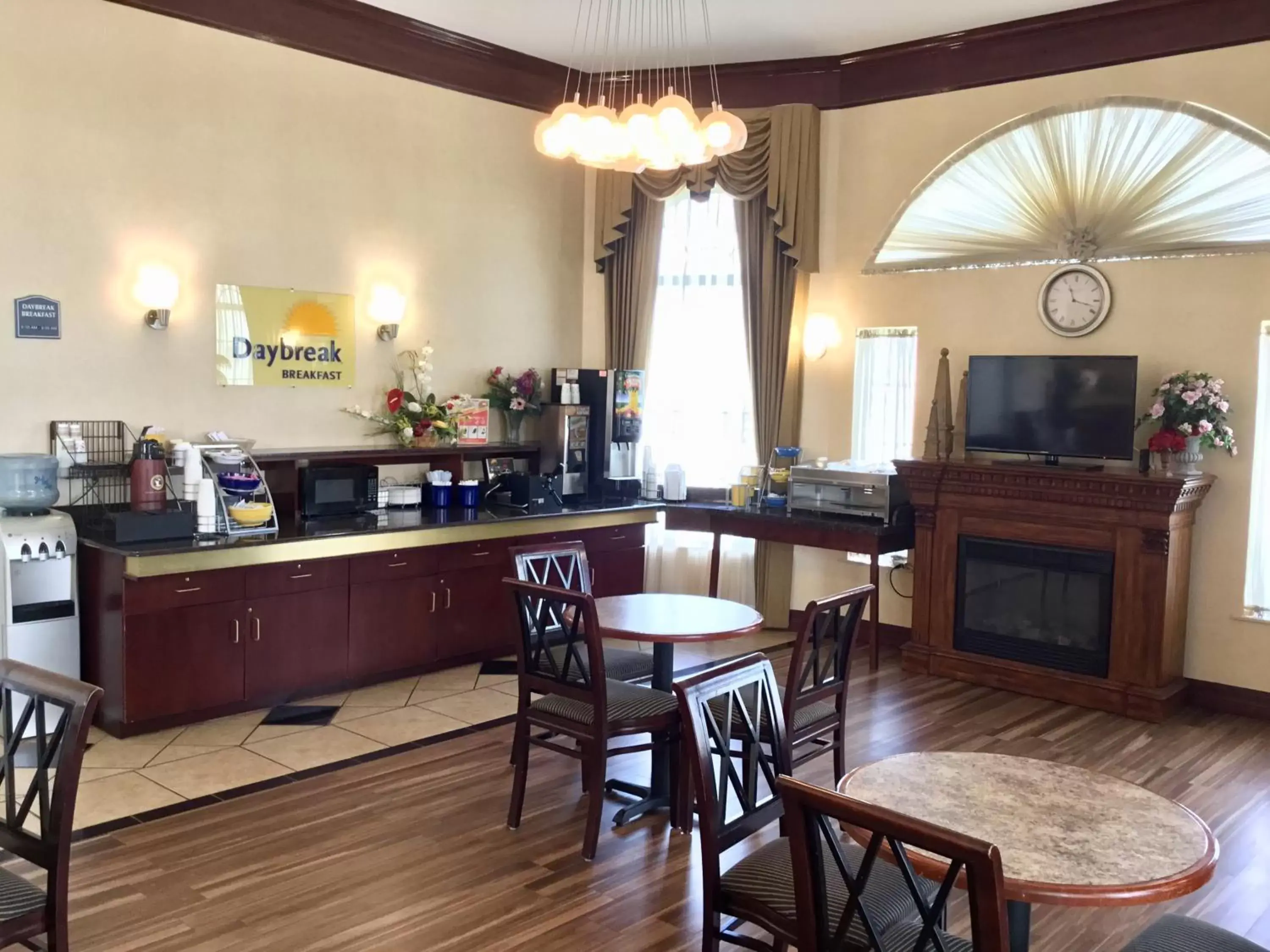 Continental breakfast, Restaurant/Places to Eat in Days Inn by Wyndham Robstown