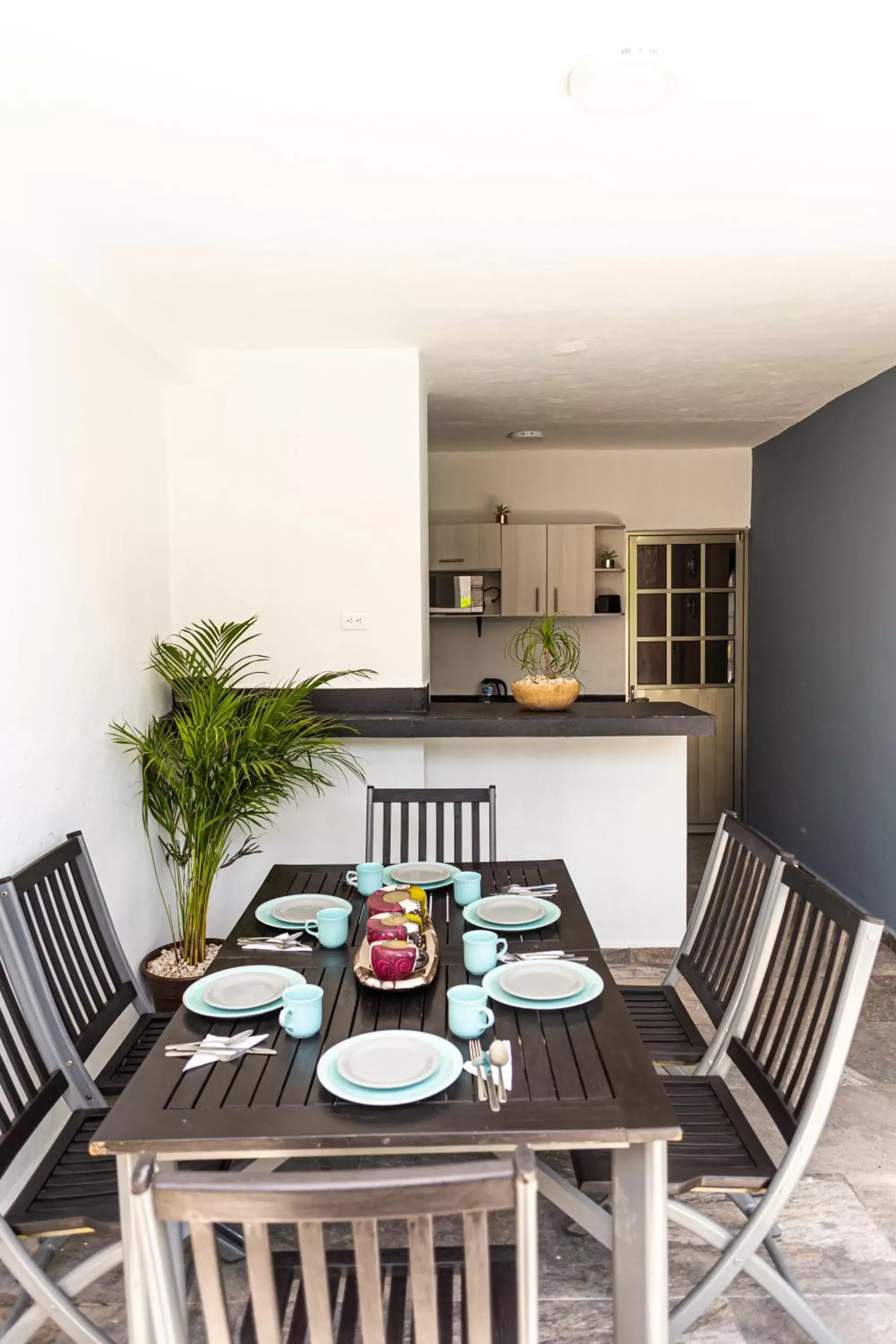 Dining Area in Santa Fe Studios And Suites